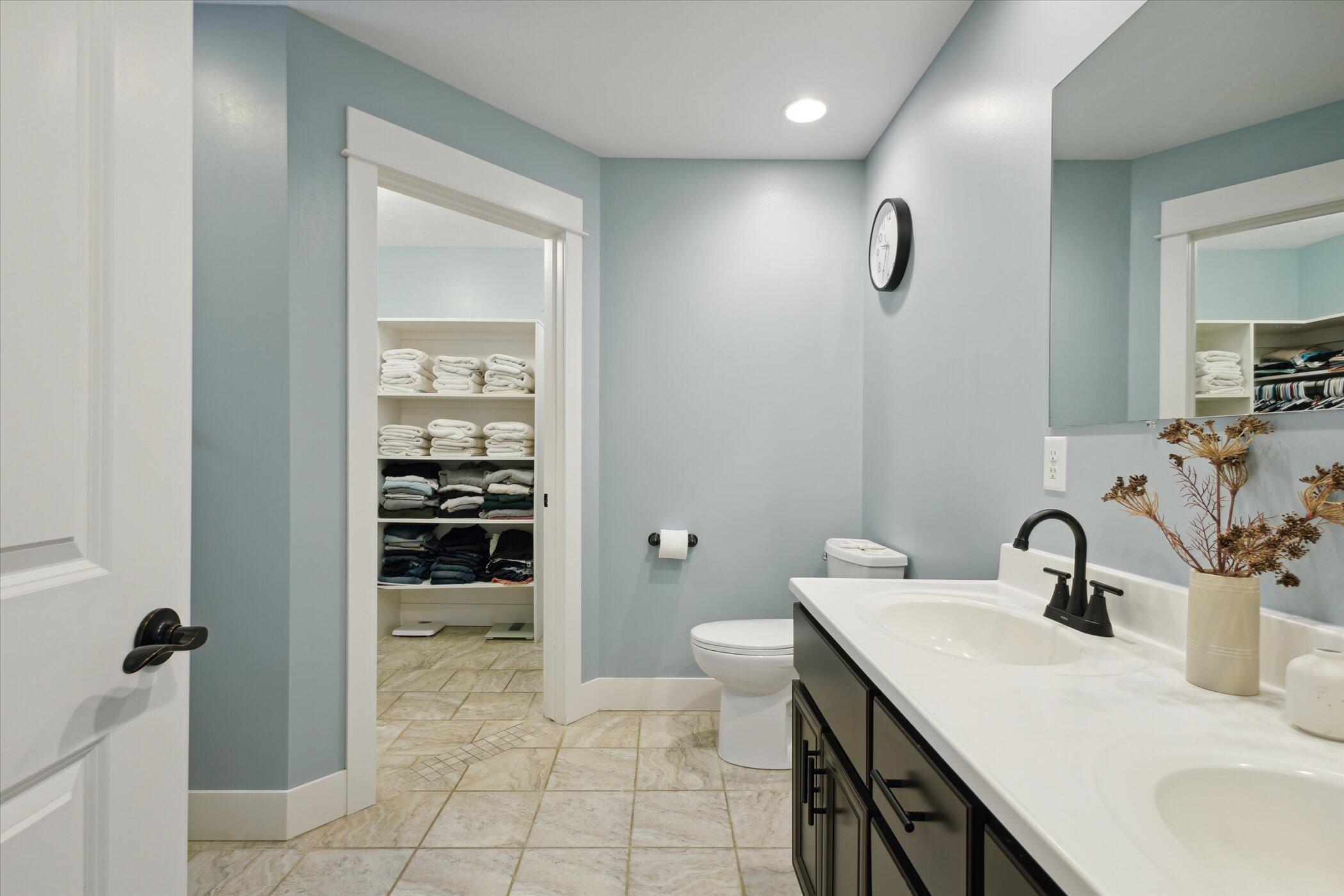 4077 Ronalds Road Property Photo 19