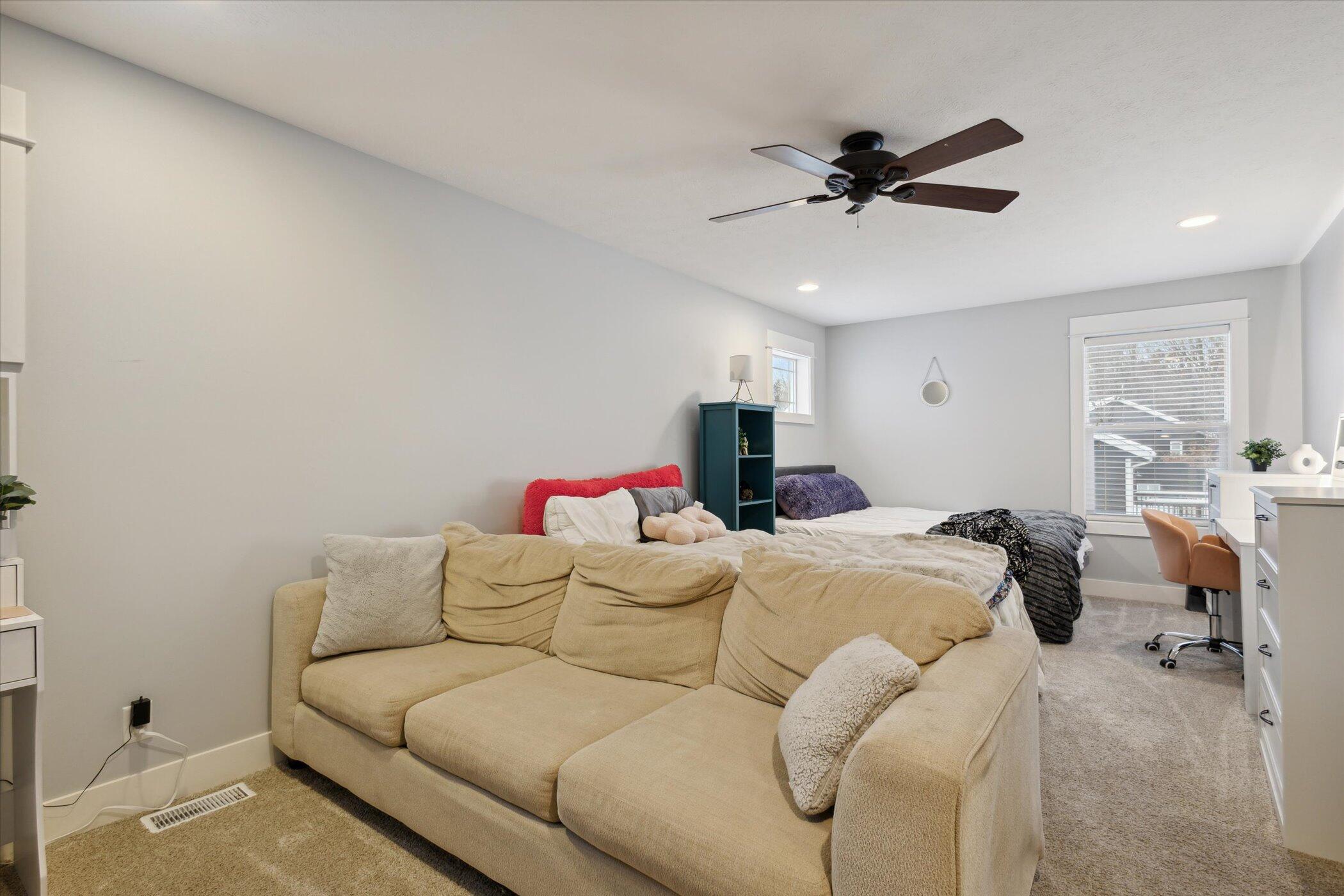 4077 Ronalds Road Property Photo 23