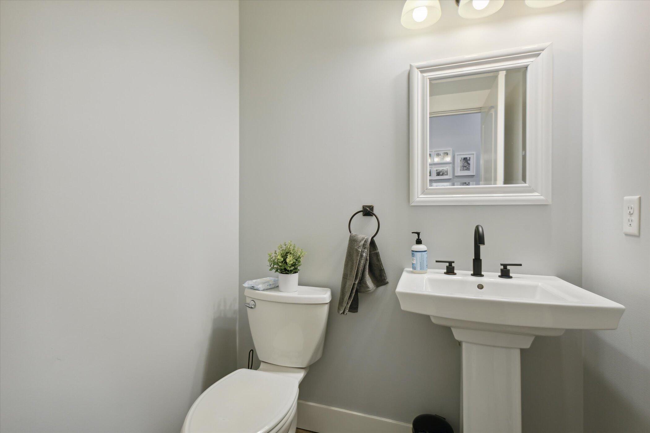 4077 Ronalds Road Property Photo 34