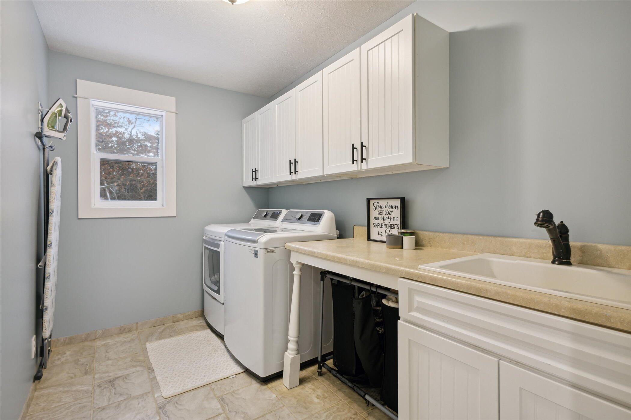 4077 Ronalds Road Property Photo 35