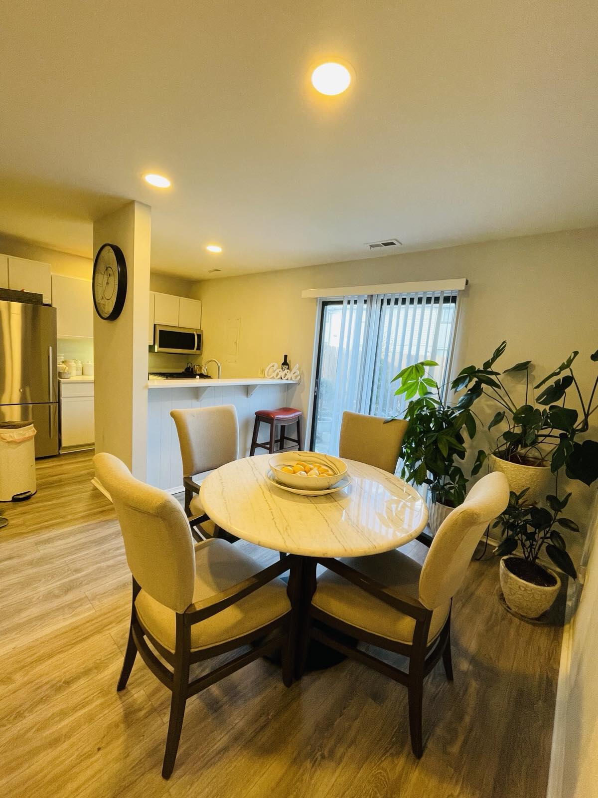 2445 Samoset Road Property Photo 4