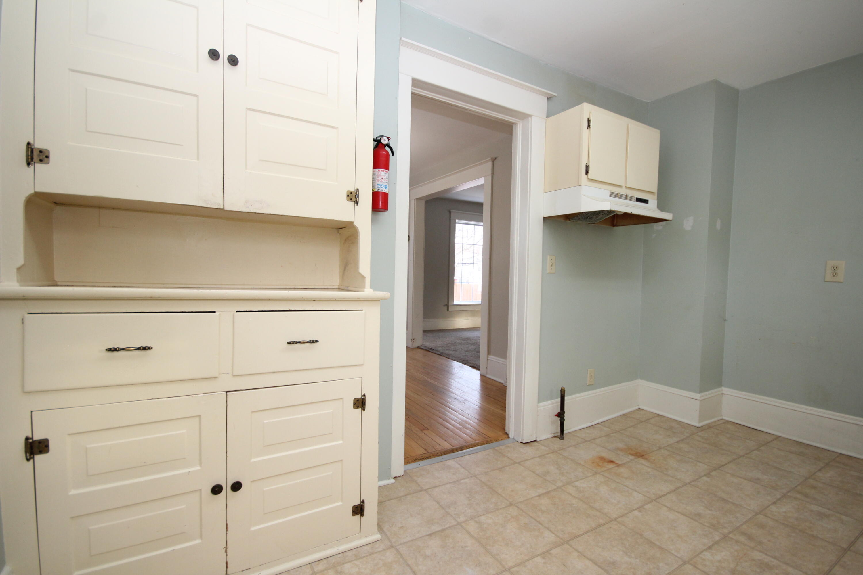 107 E Maple Street Property Photo 8