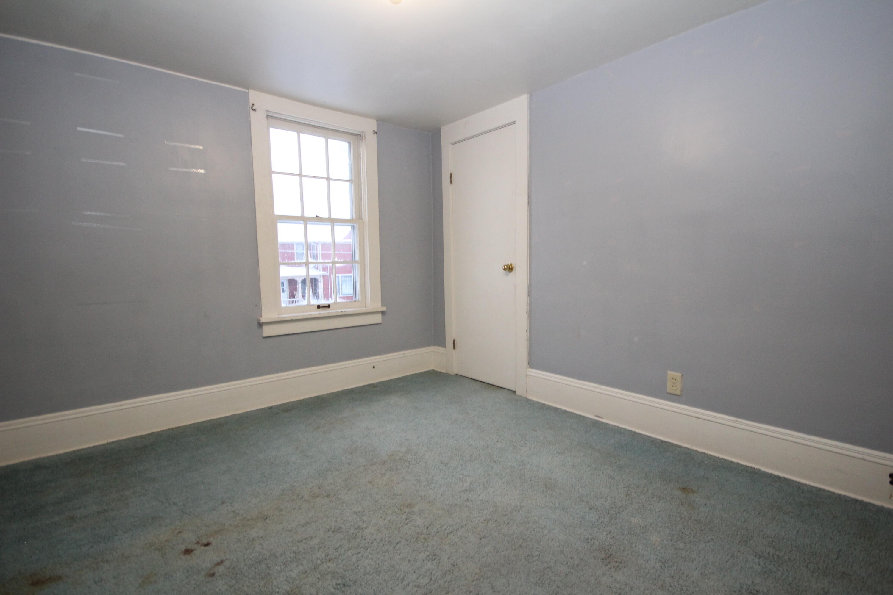 107 E Maple Street Property Photo 10