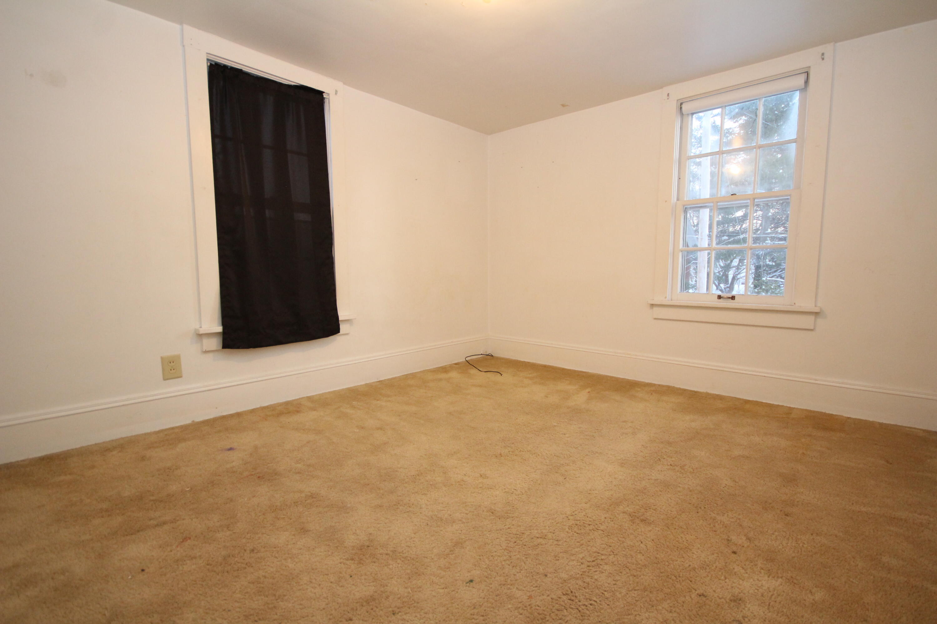 107 E Maple Street Property Photo 12