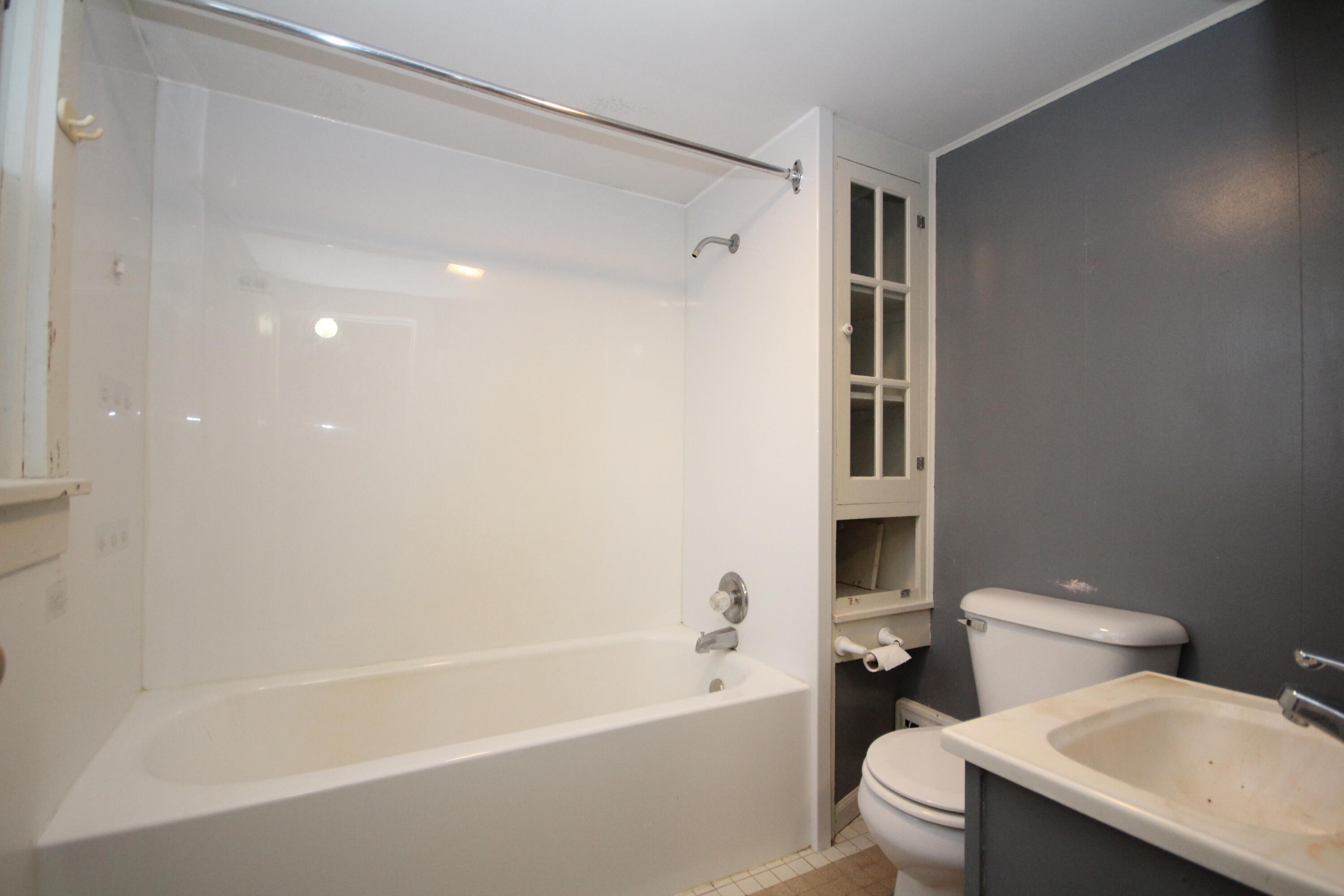 107 E Maple Street Property Photo 13