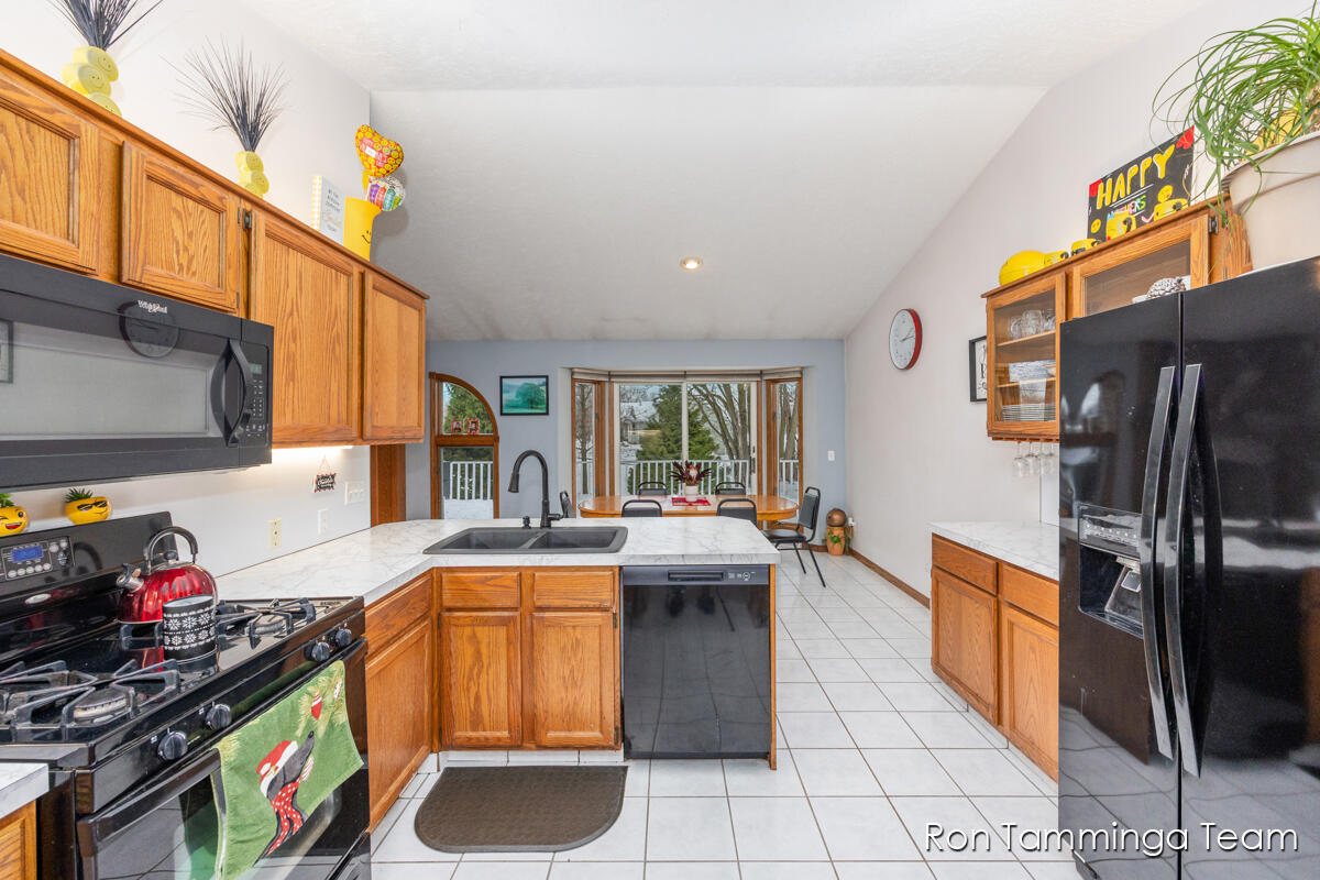 2187 Riley Street Property Photo 8
