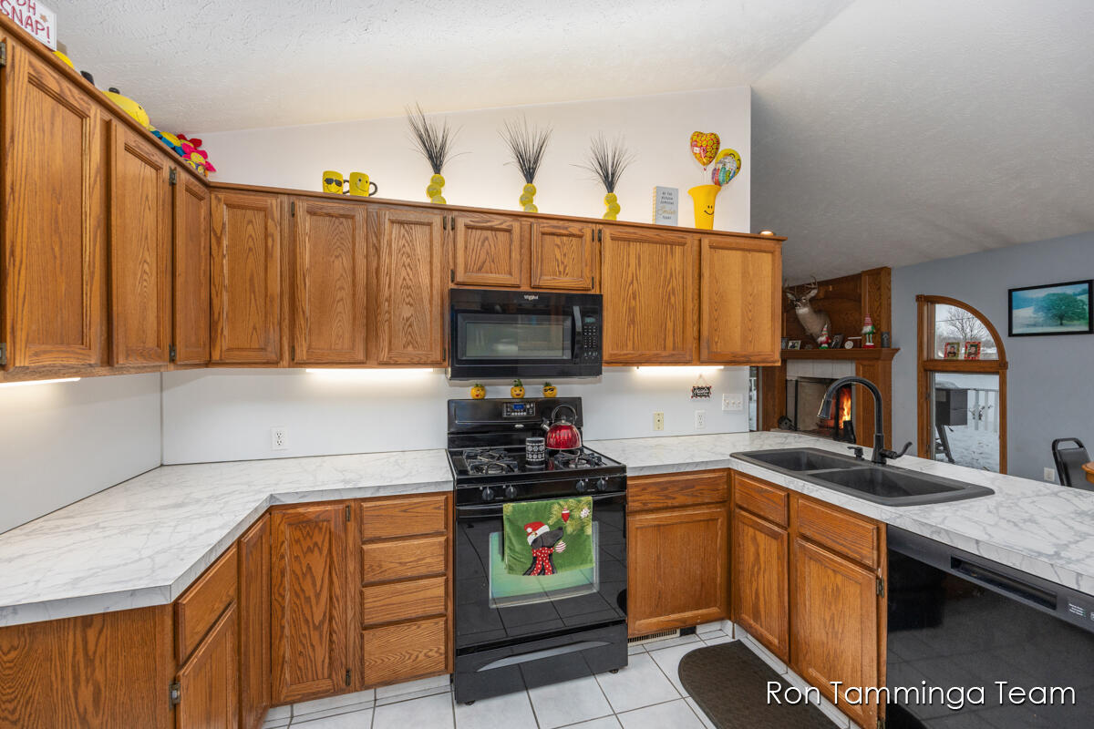 2187 Riley Street Property Photo 9