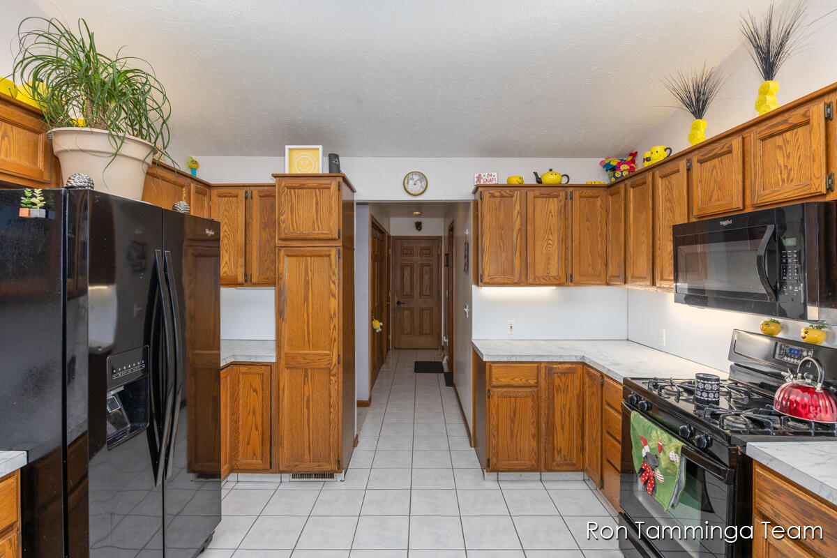 2187 Riley Street Property Photo 10