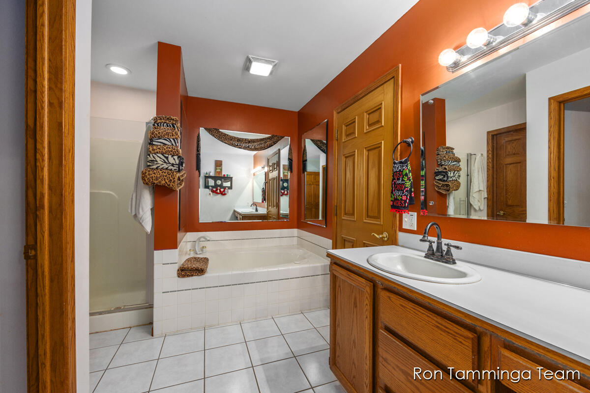 2187 Riley Street Property Photo 16