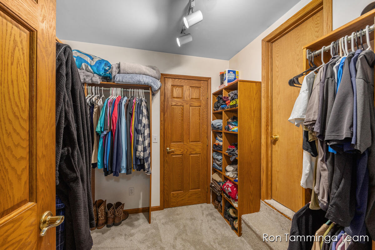 2187 Riley Street Property Photo 17