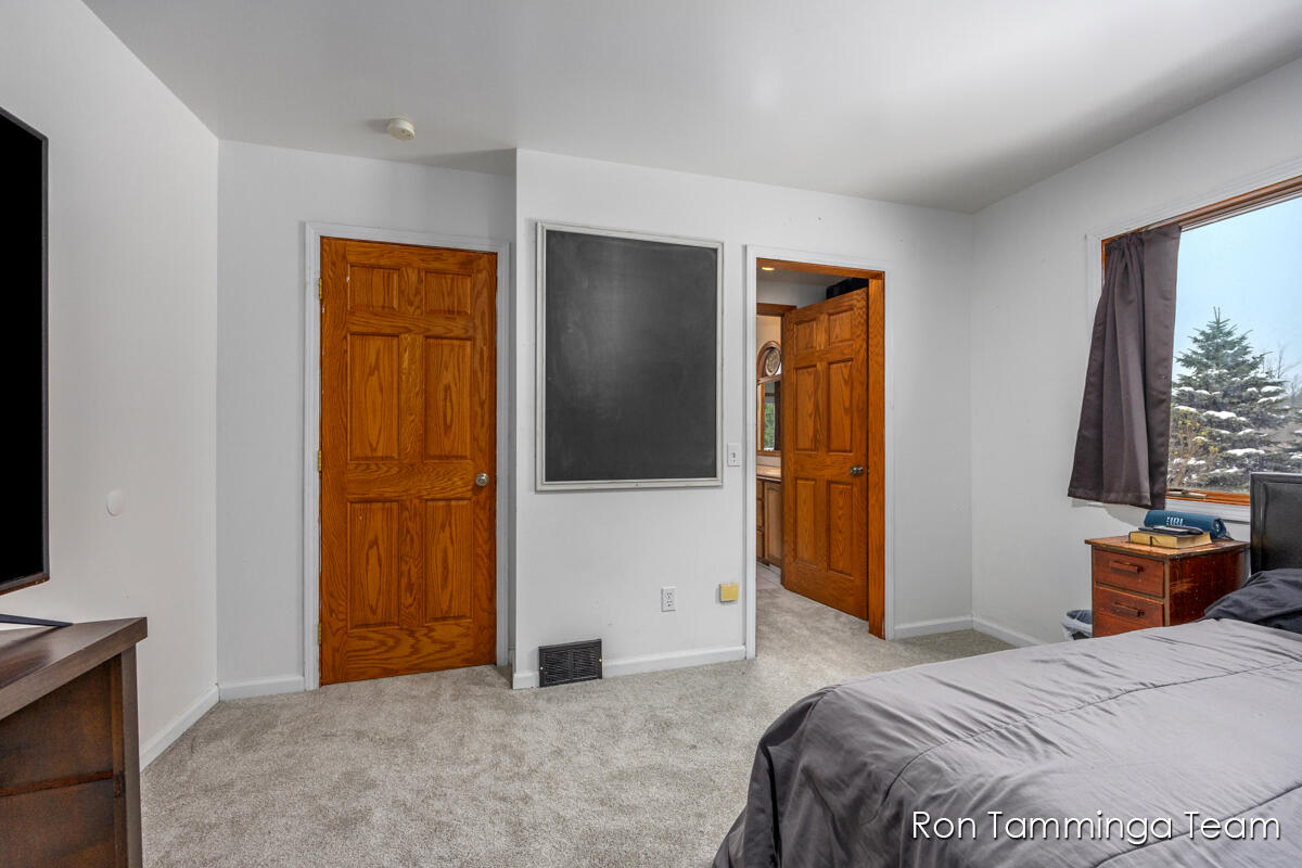 2187 Riley Street Property Photo 20