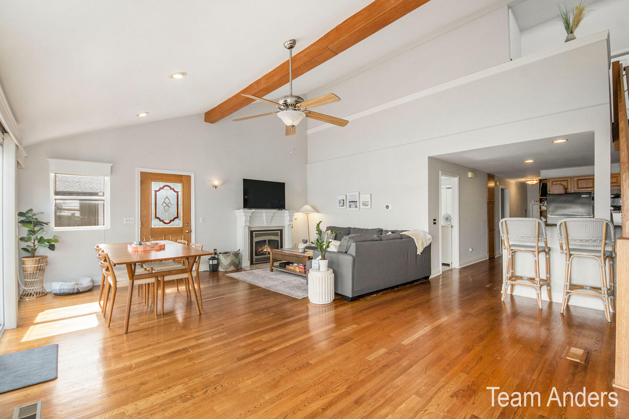 7076 Weller Avenue Ne Property Photo 12