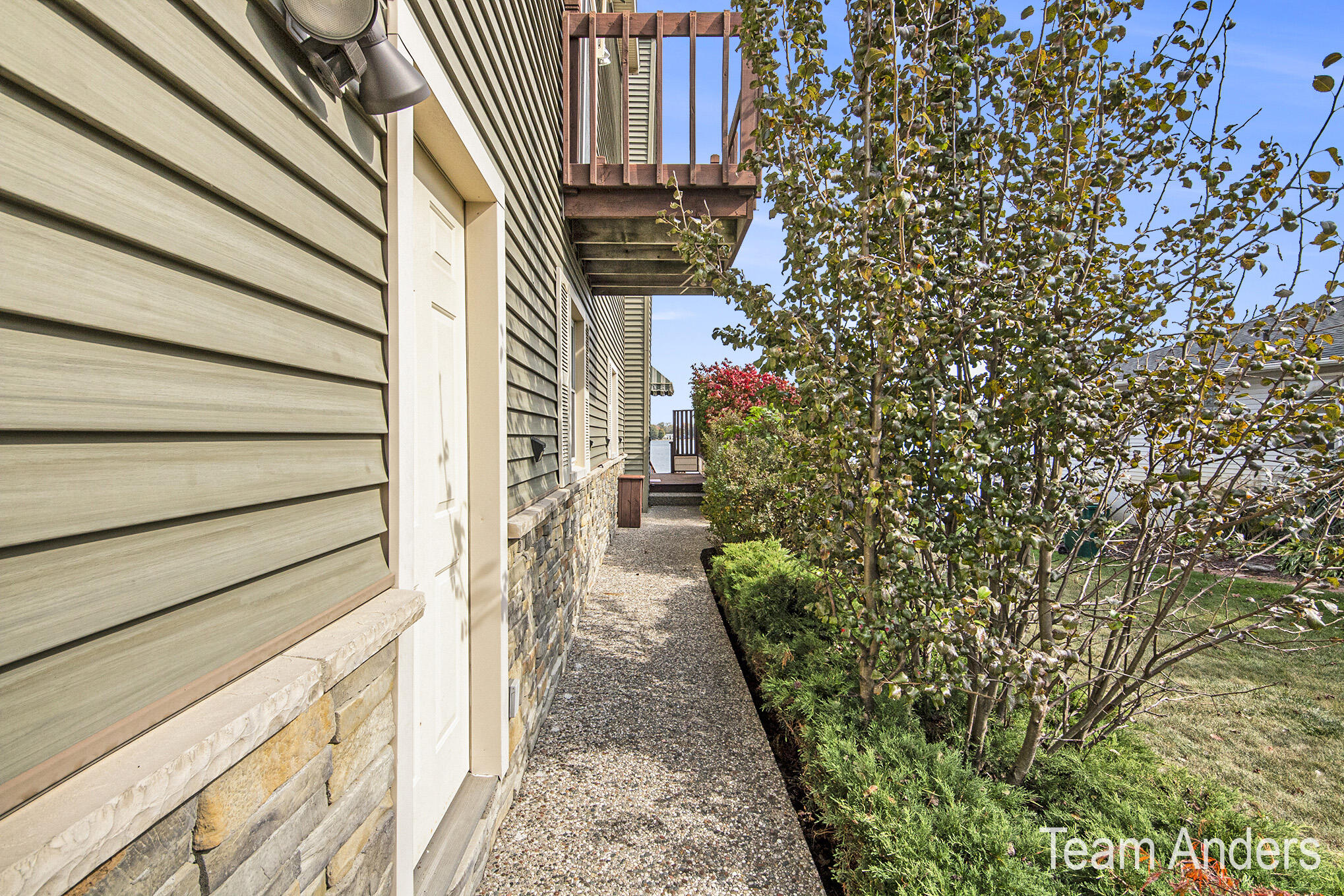 7076 Weller Avenue Ne Property Photo 32