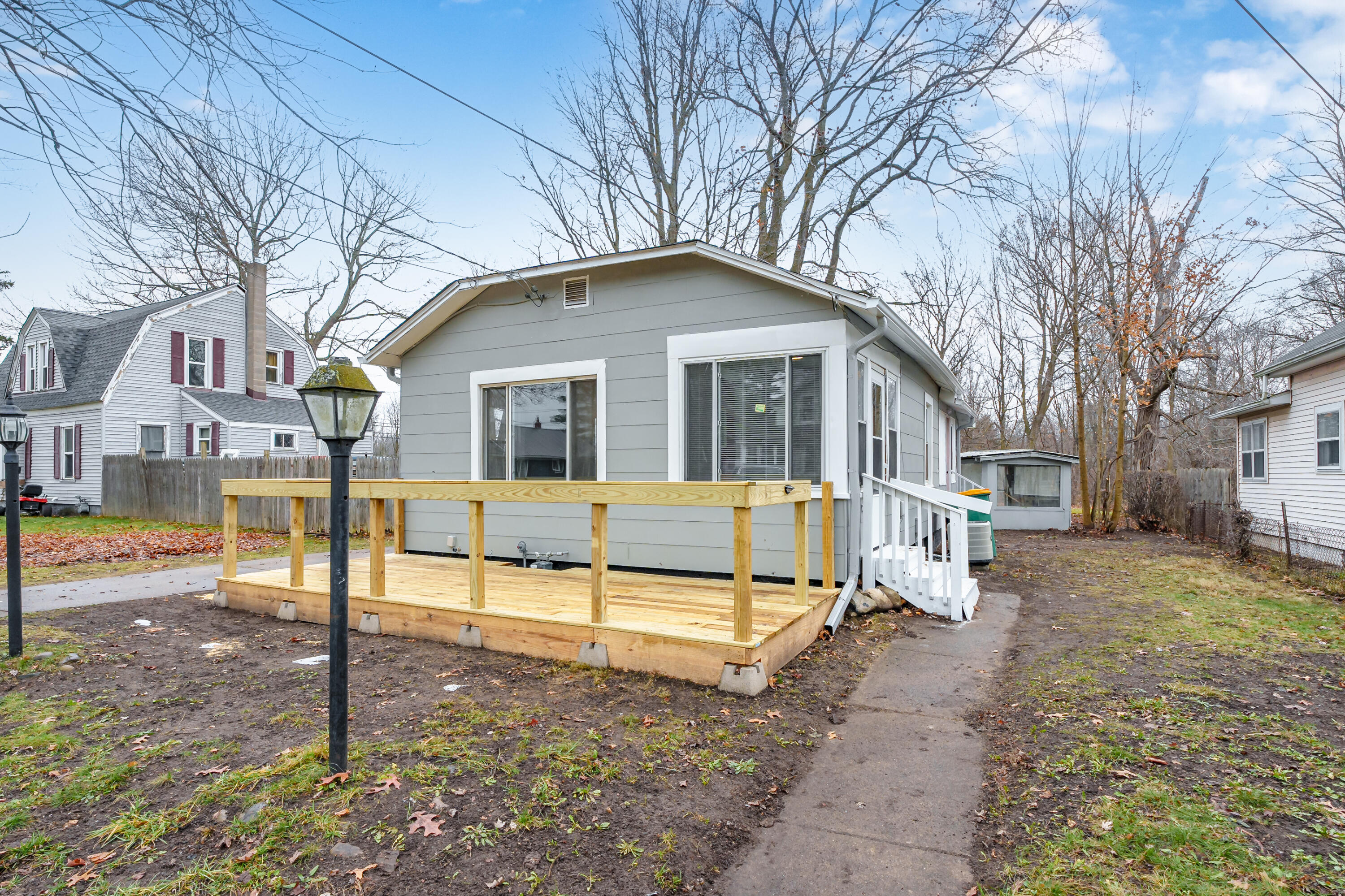202 Roseneath Avenue Property Photo 2