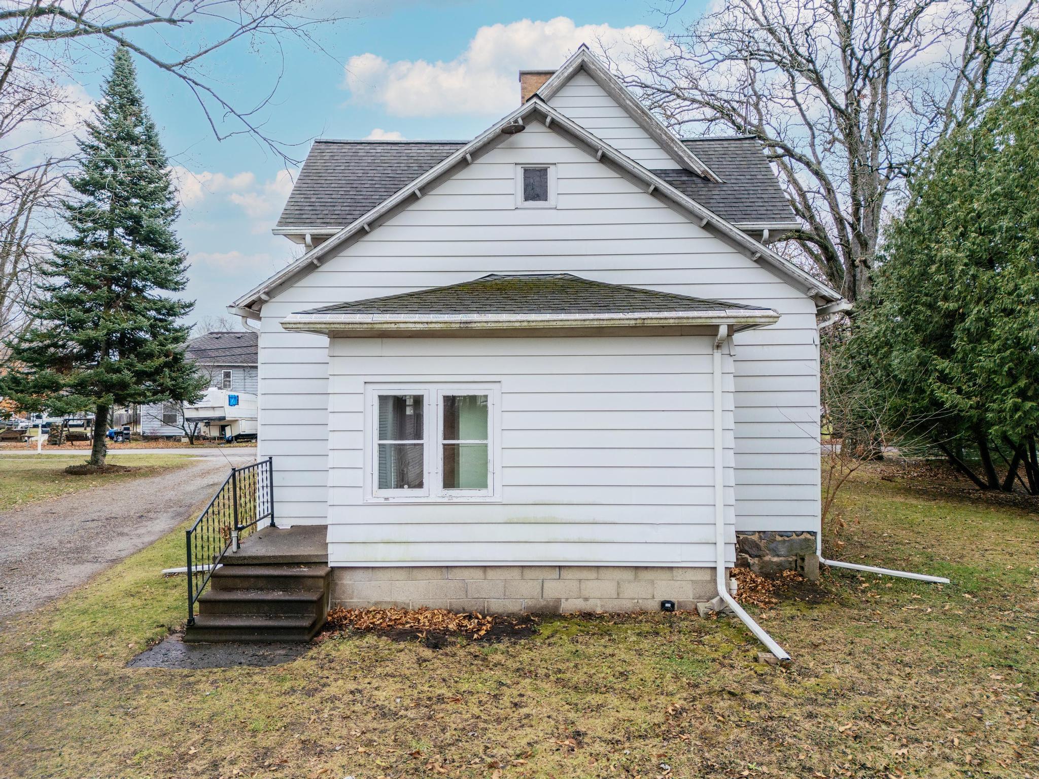 310 S Wood Street Property Photo 5
