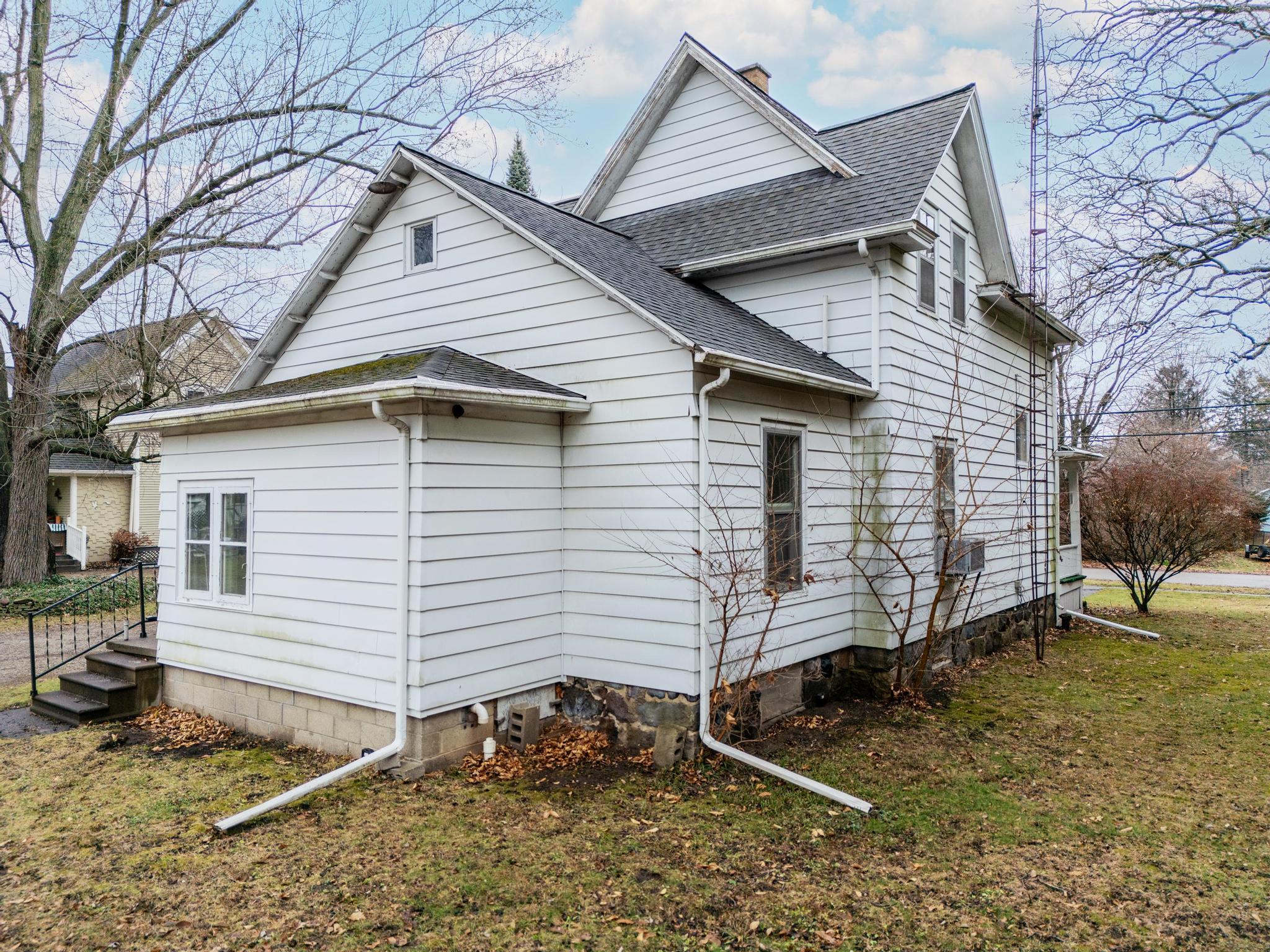 310 S Wood Street Property Photo 6