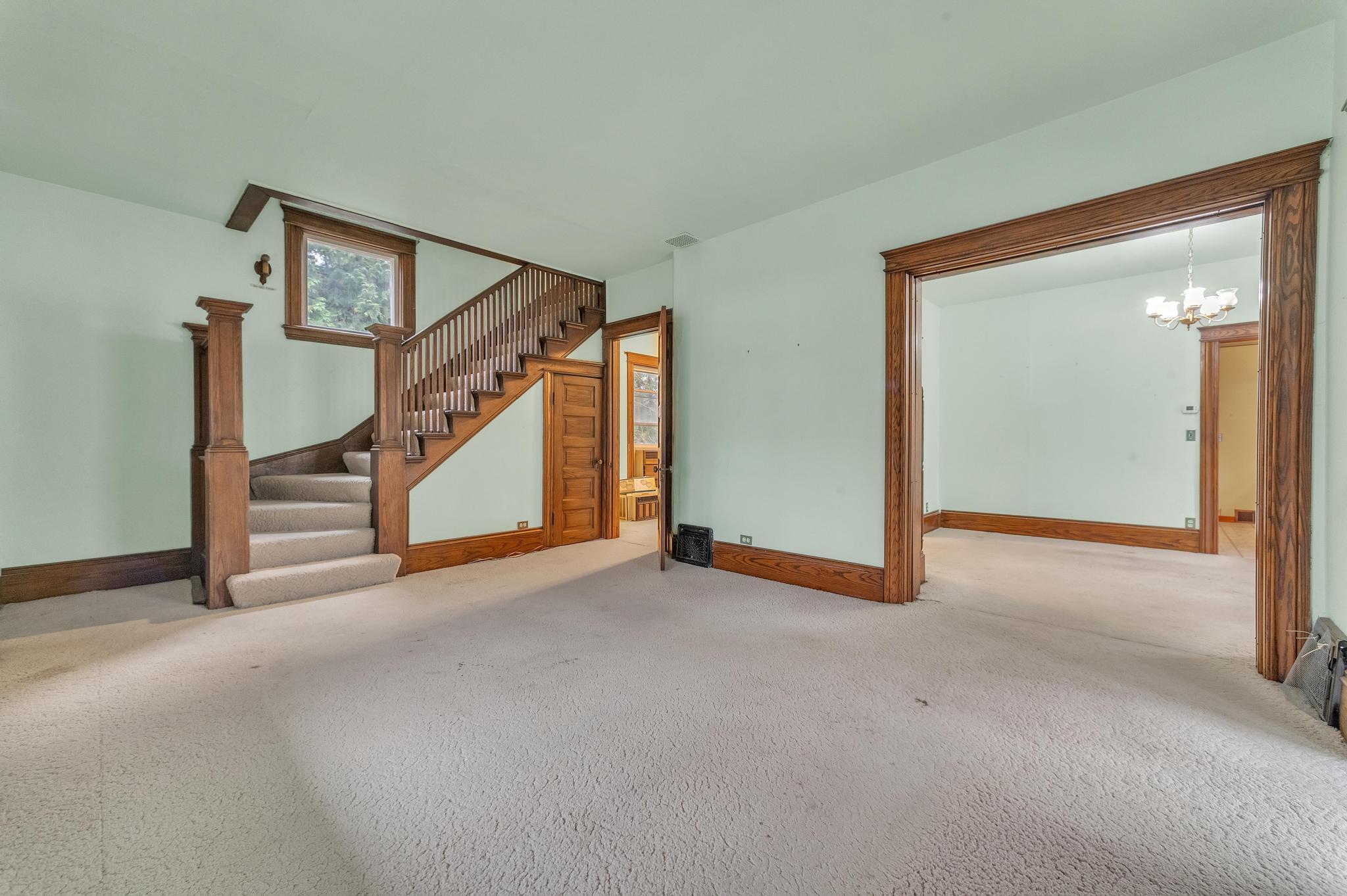 310 S Wood Street Property Photo 15