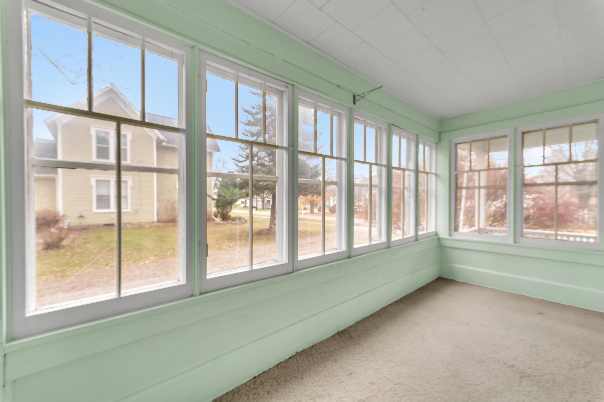 310 S Wood Street Property Photo 18