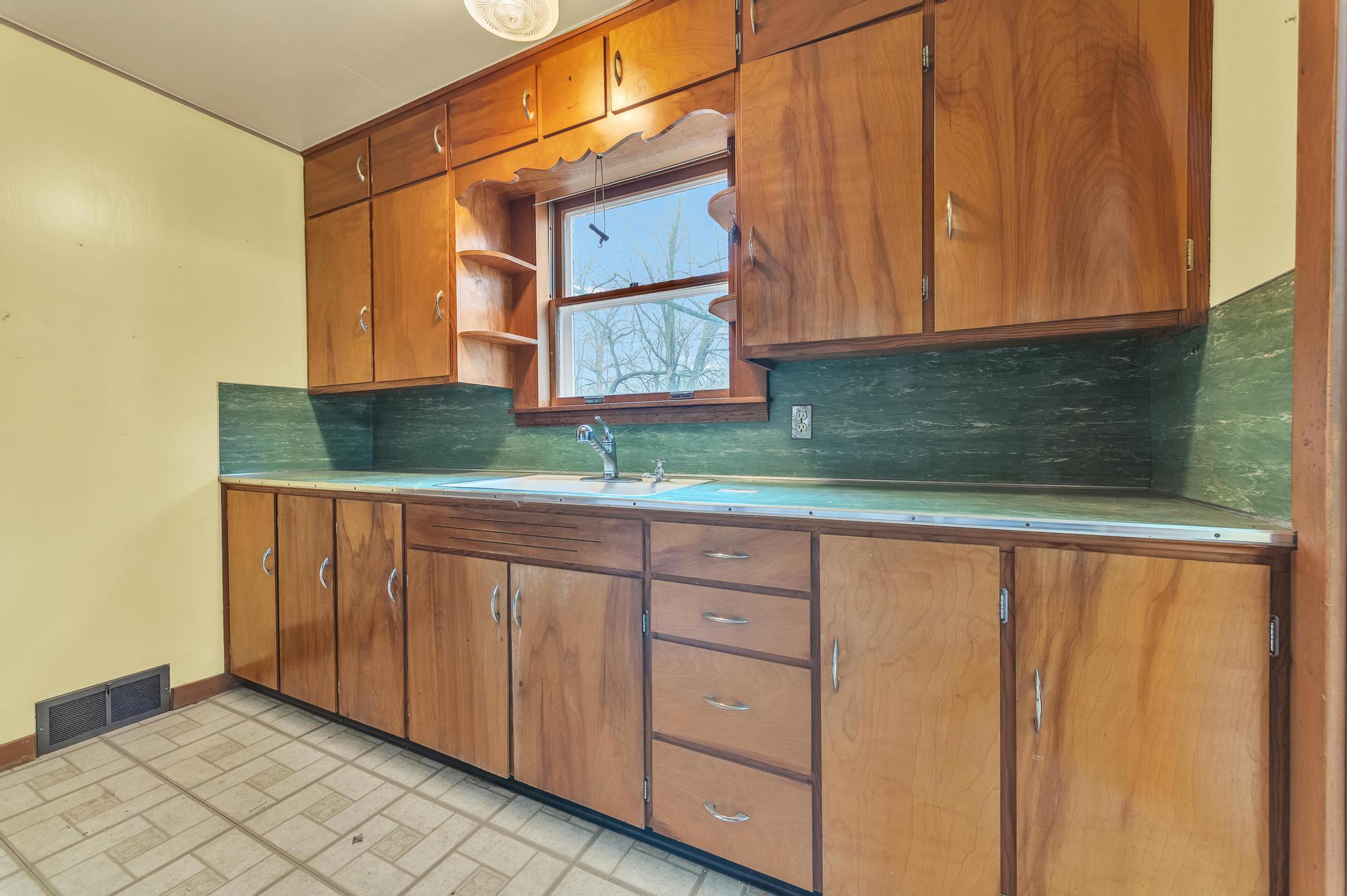 310 S Wood Street Property Photo 28