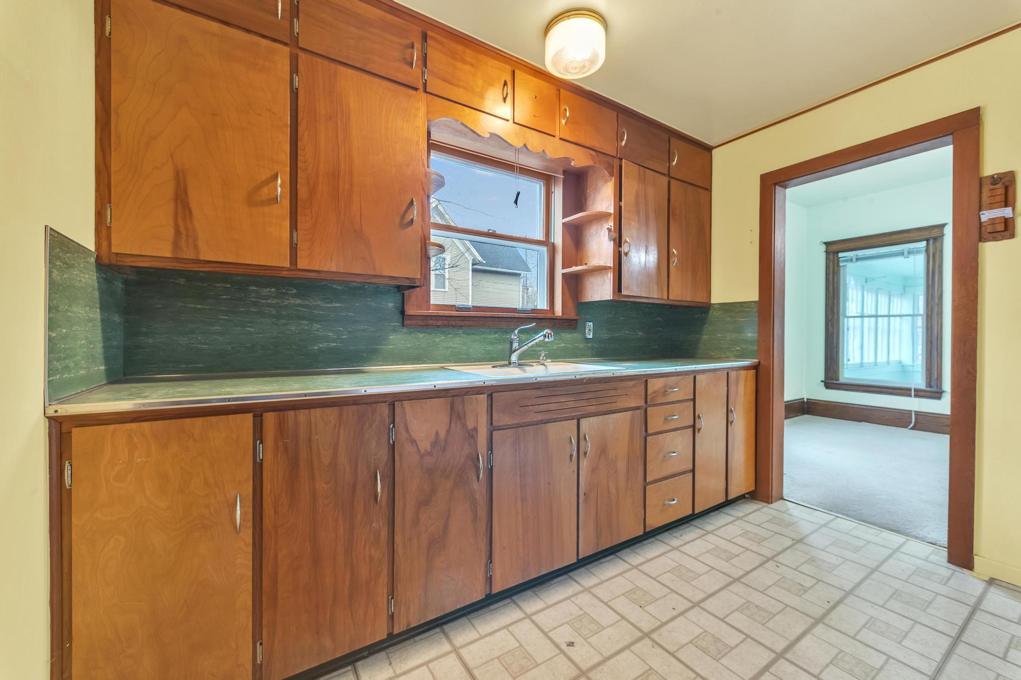 310 S Wood Street Property Photo 29