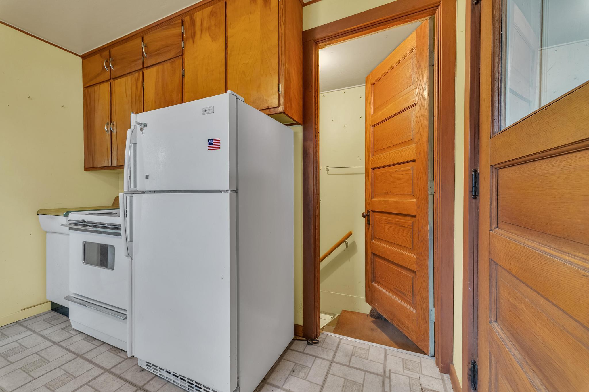 310 S Wood Street Property Photo 32