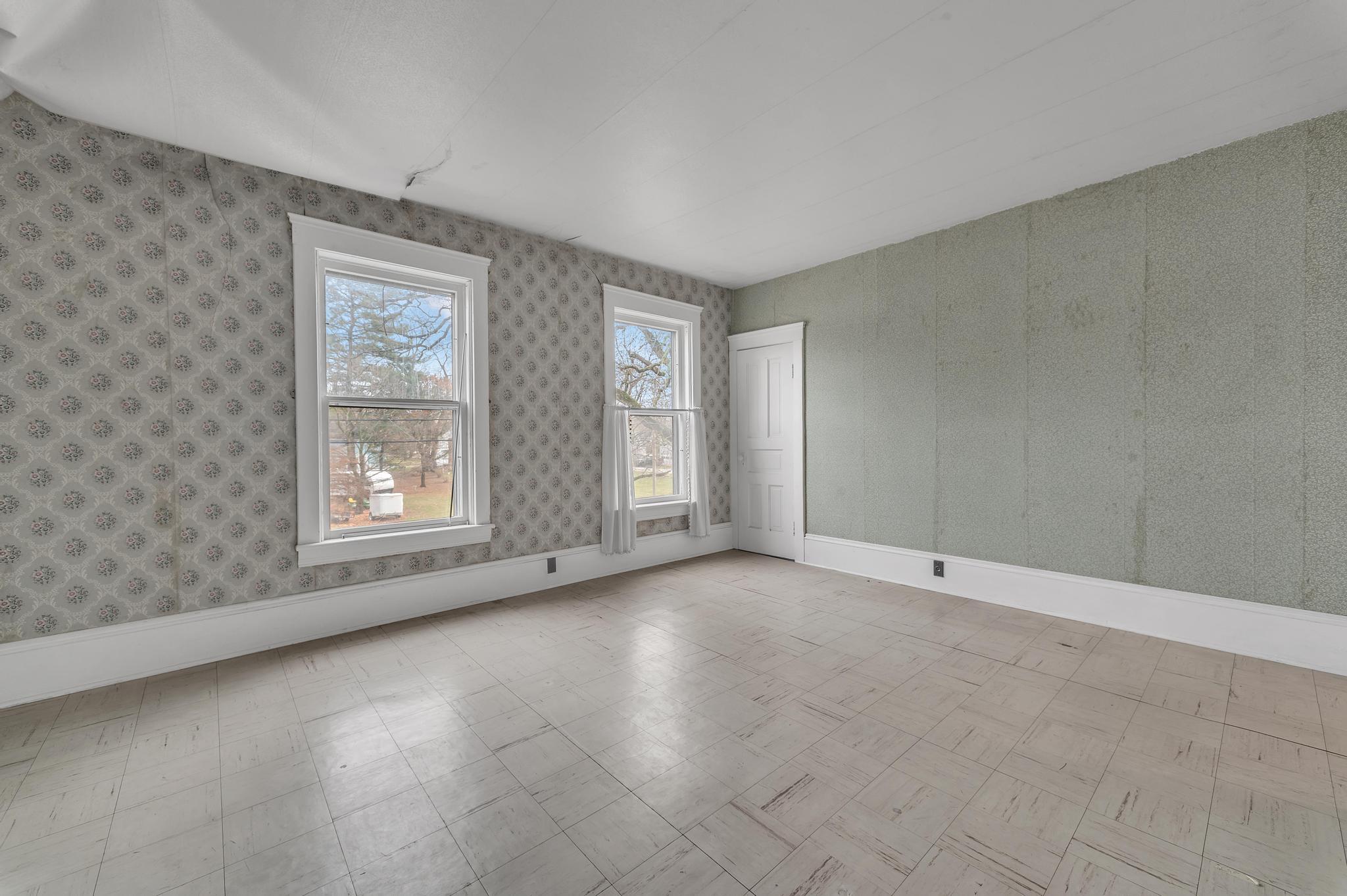 310 S Wood Street Property Photo 36