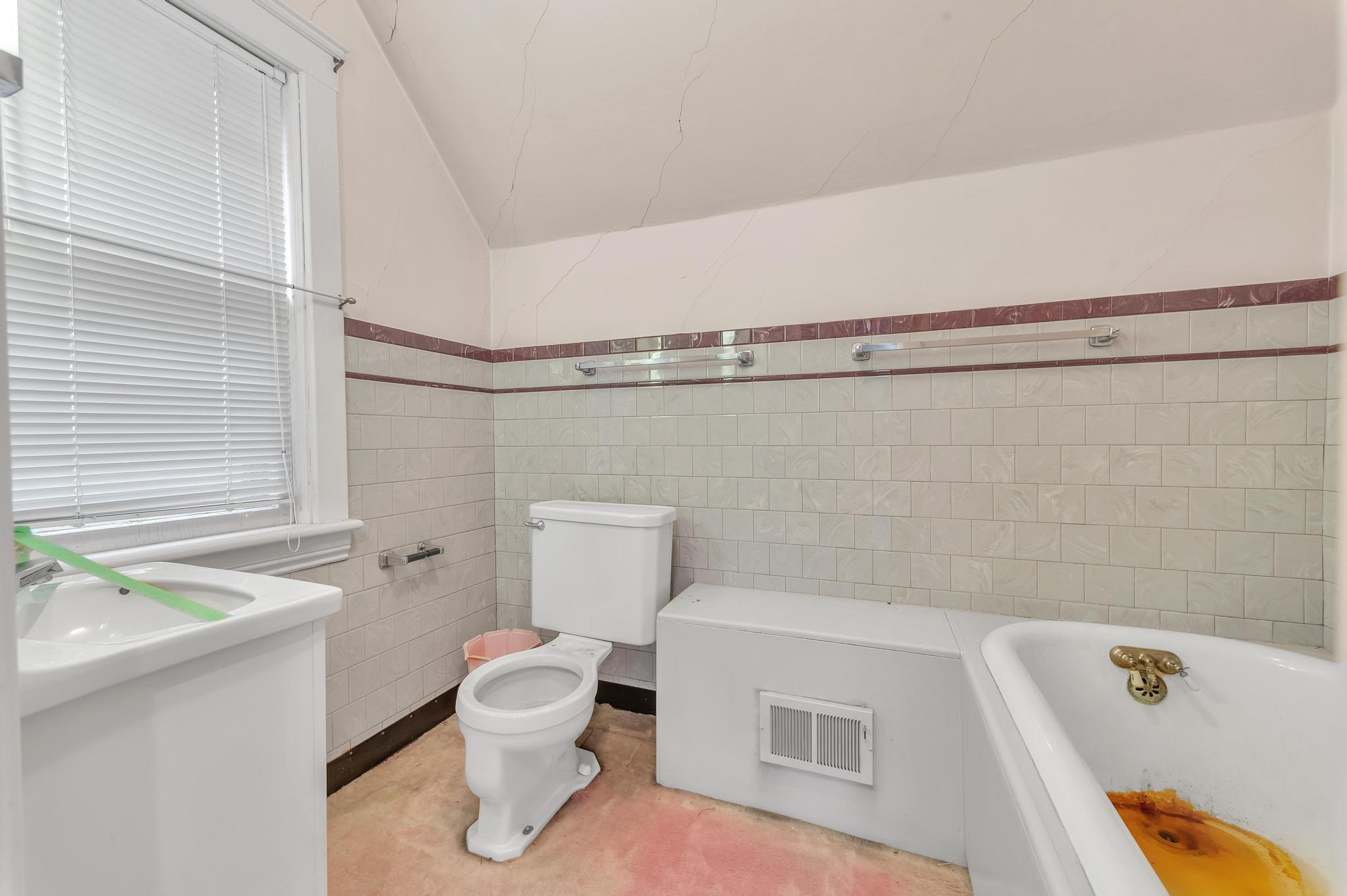 310 S Wood Street Property Photo 40