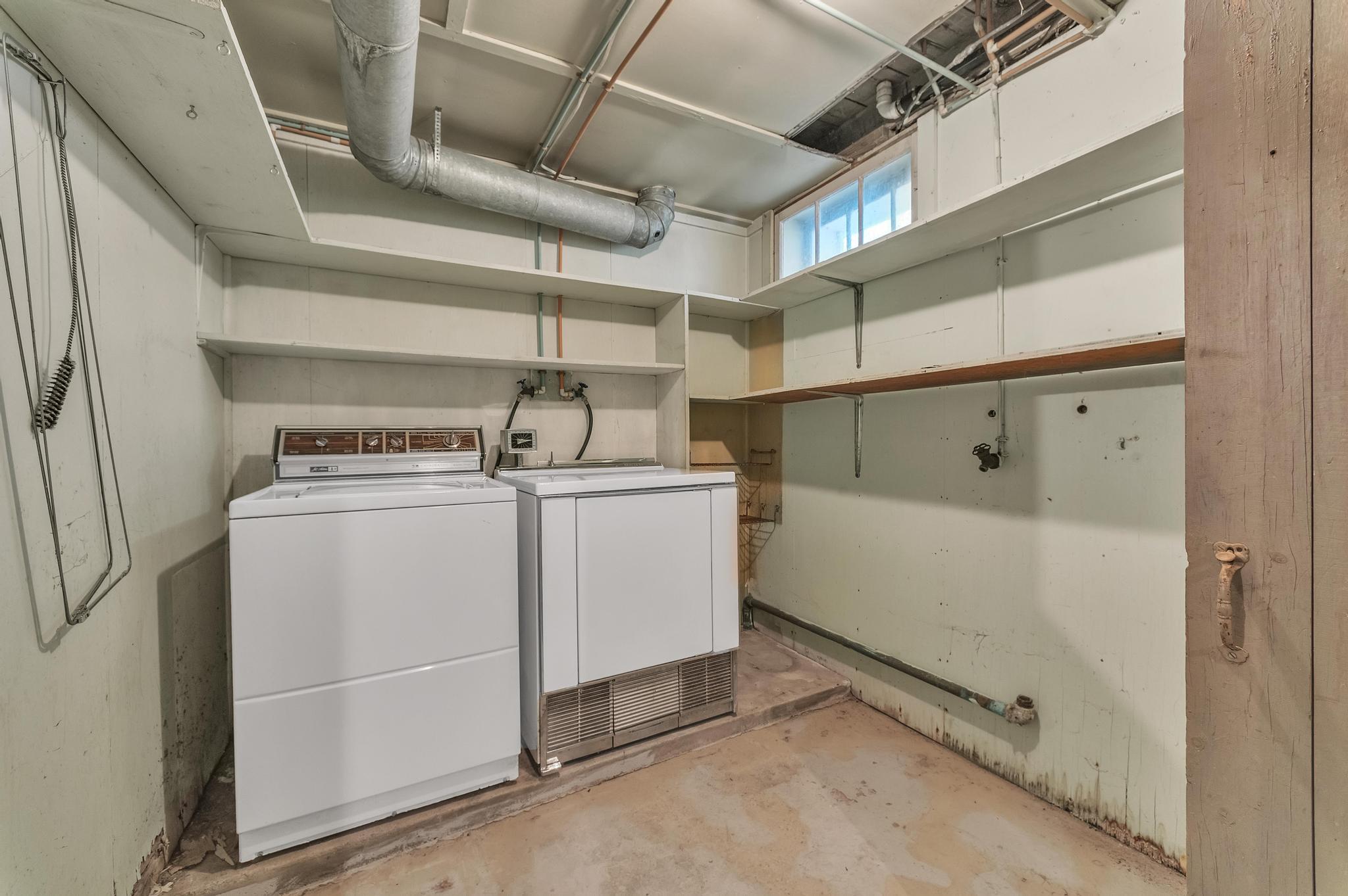 310 S Wood Street Property Photo 46