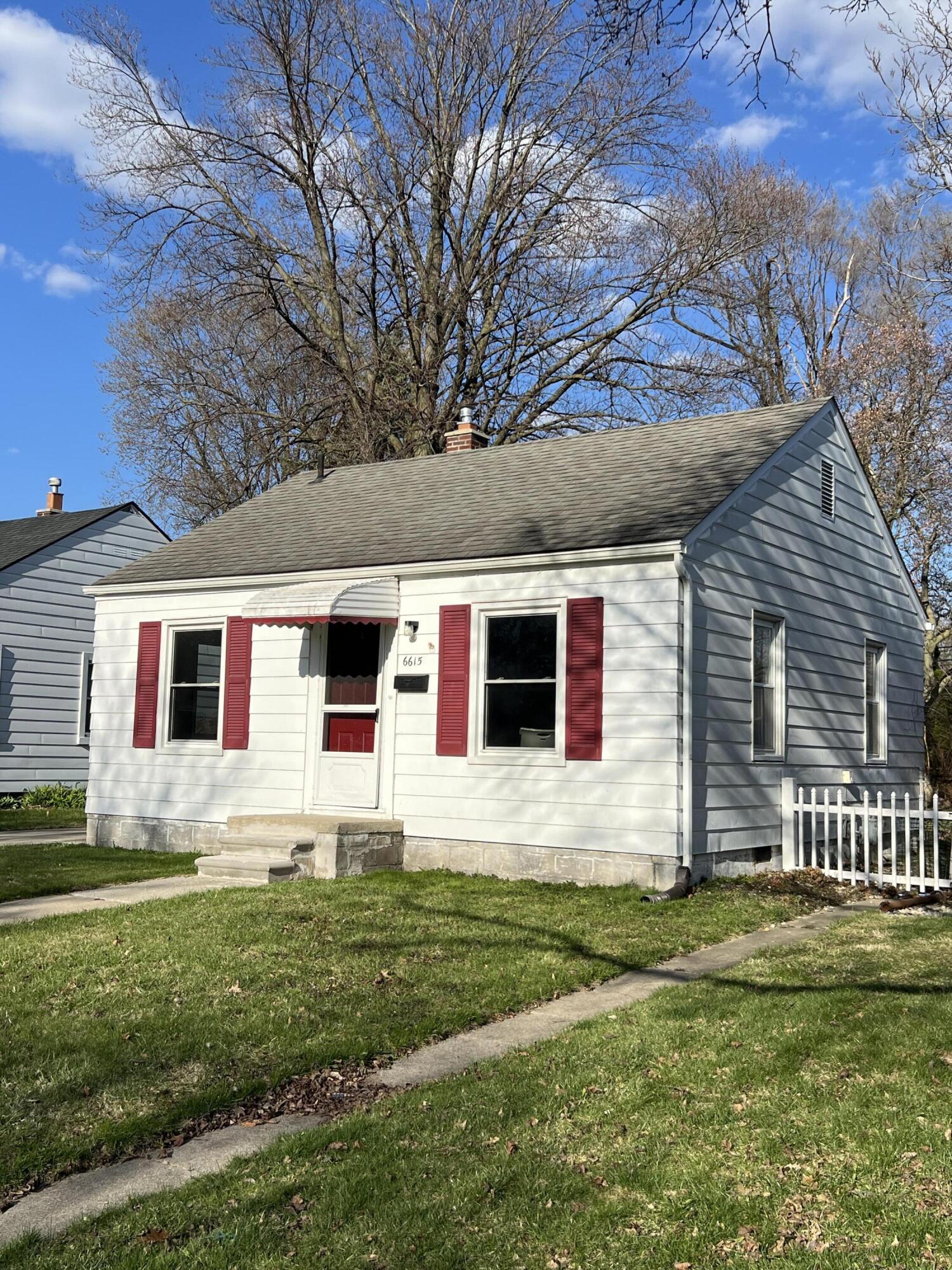 6615 Buckingham Avenue Property Photo