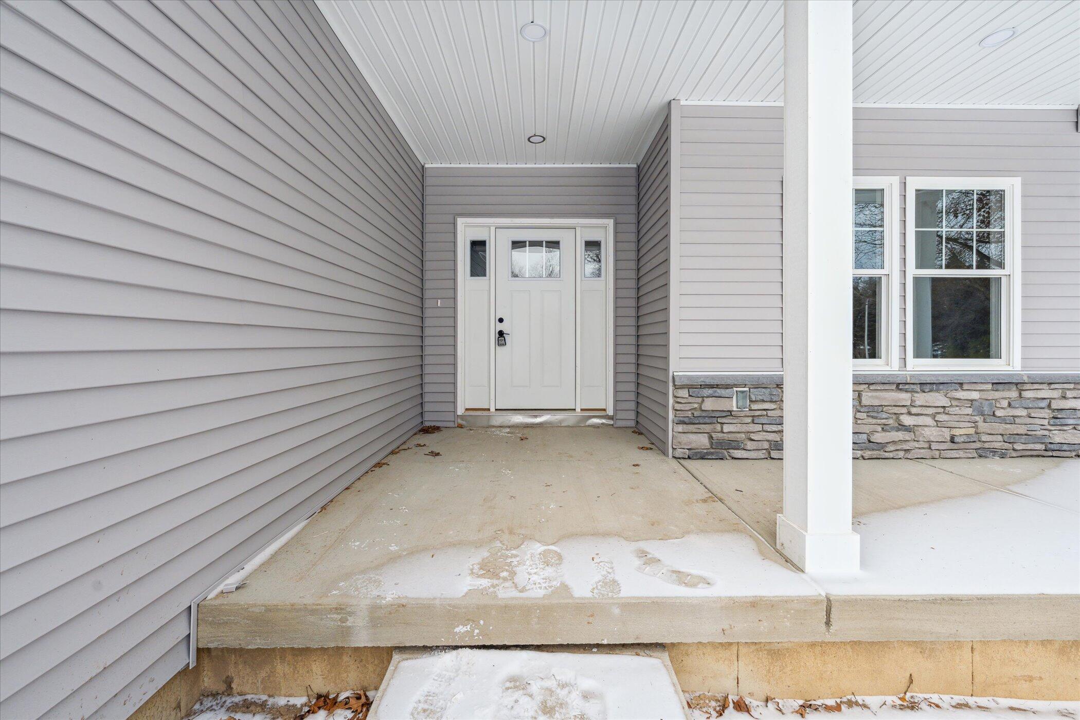 10025 Stoll Road Property Photo 2