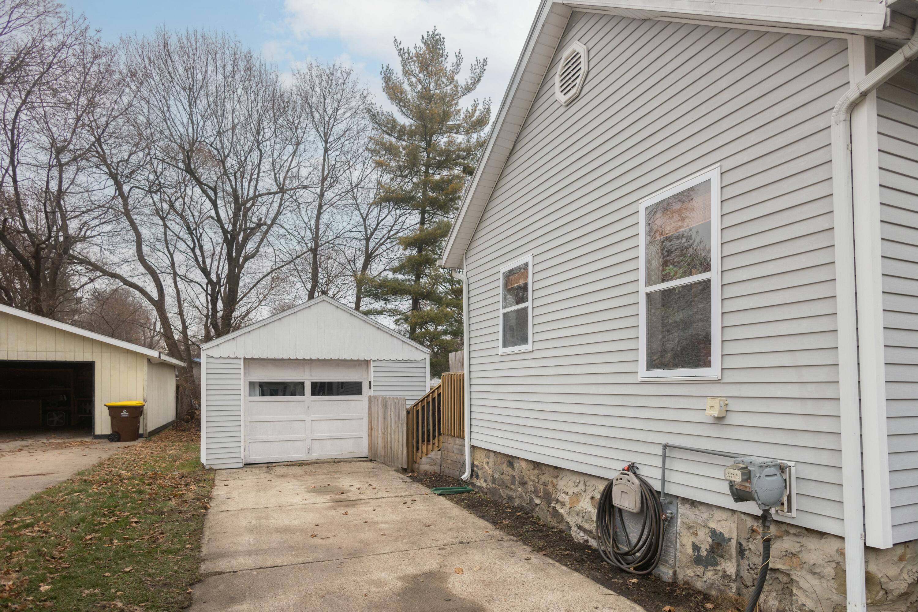 320 S Hamilton Street Property Photo 21