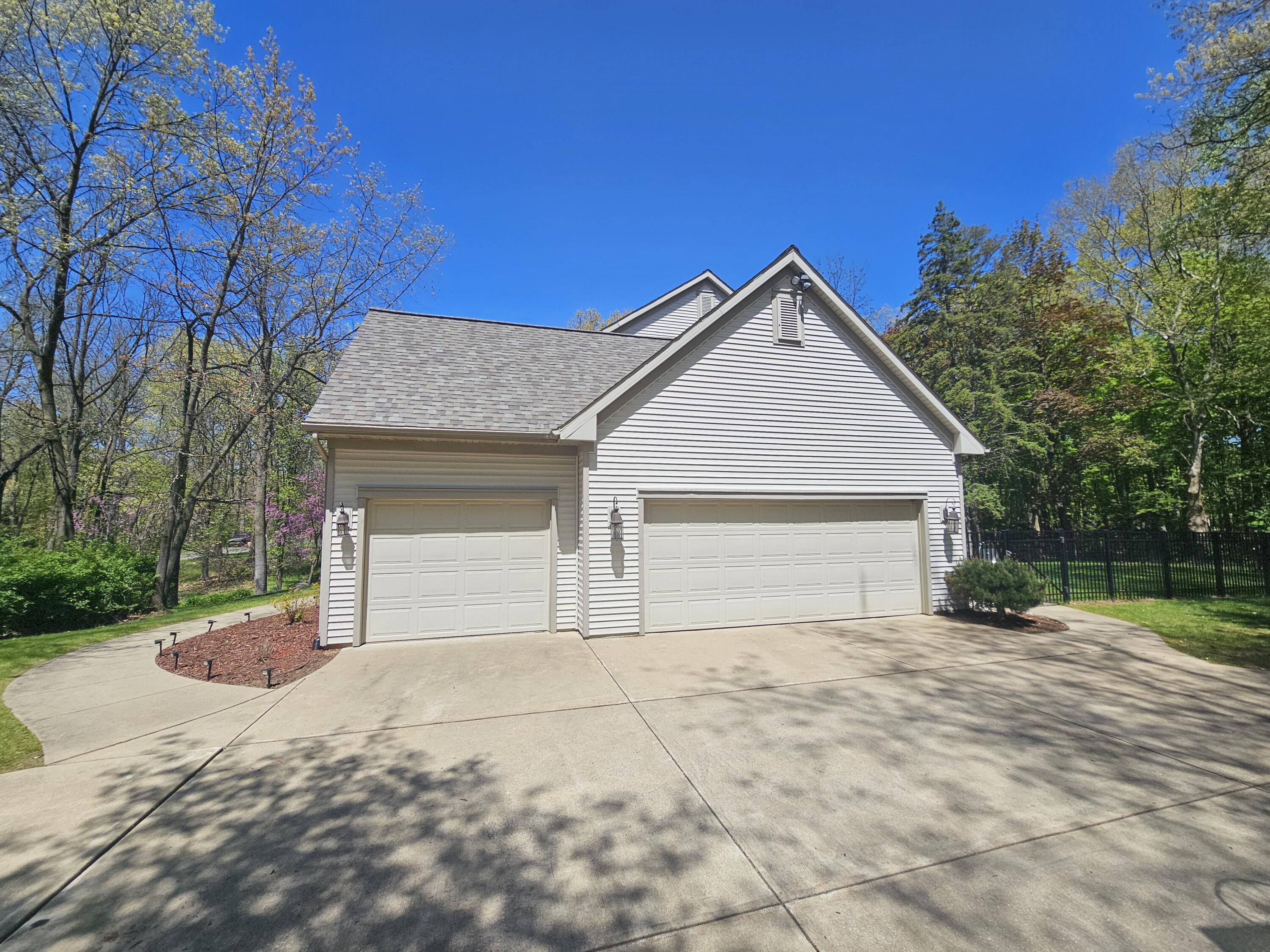 6290 E Bay Lane Property Photo 11