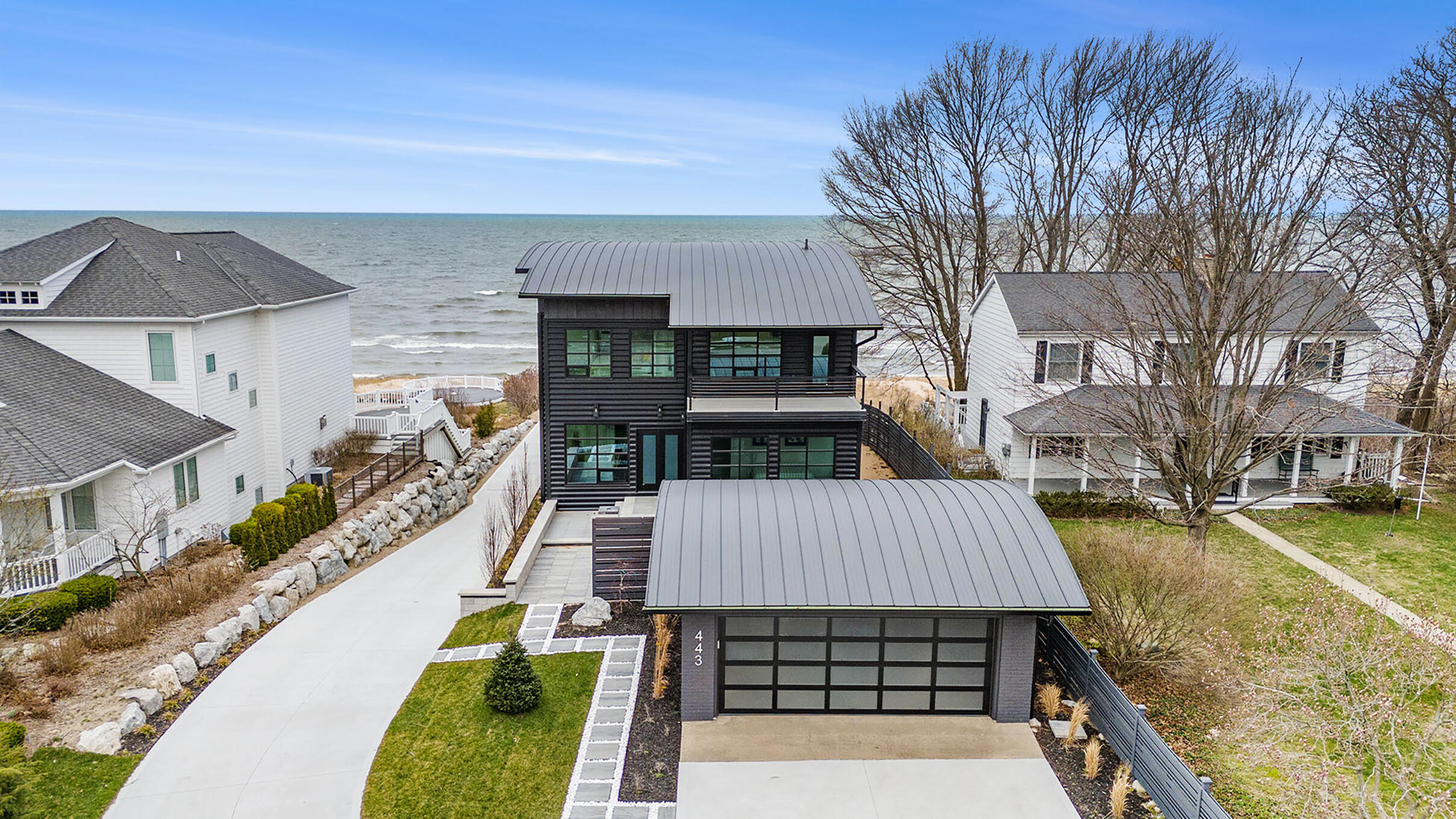 443 N Shore Drive Property Photo 11