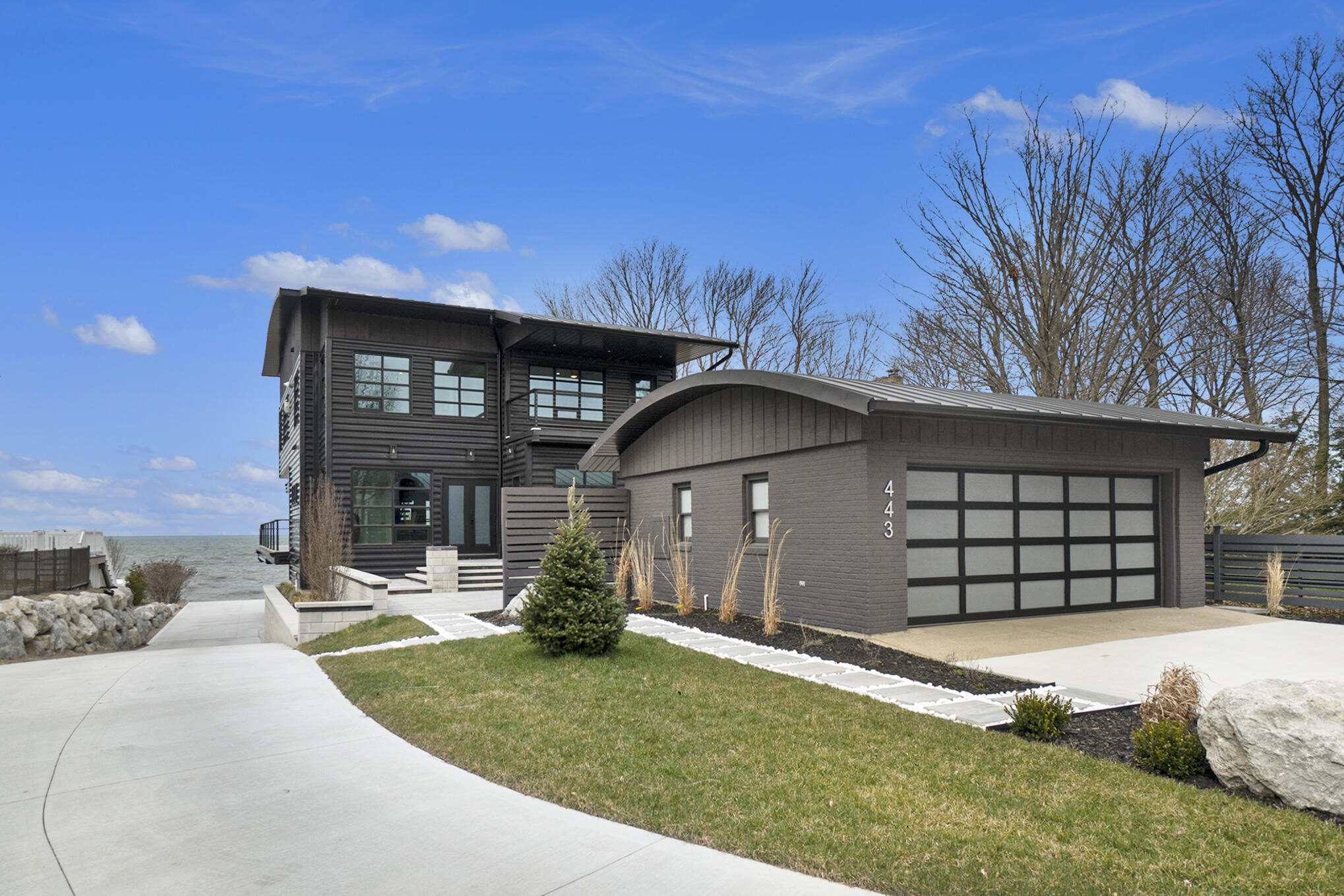 443 N Shore Drive Property Photo 13