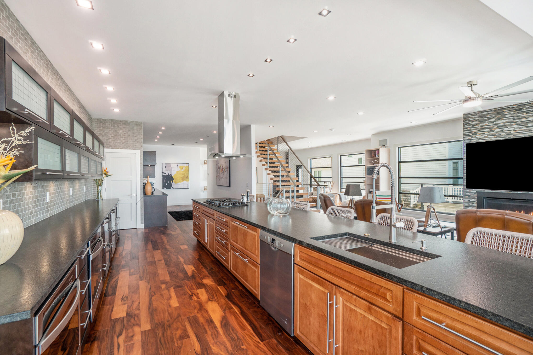 443 N Shore Drive Property Photo 37