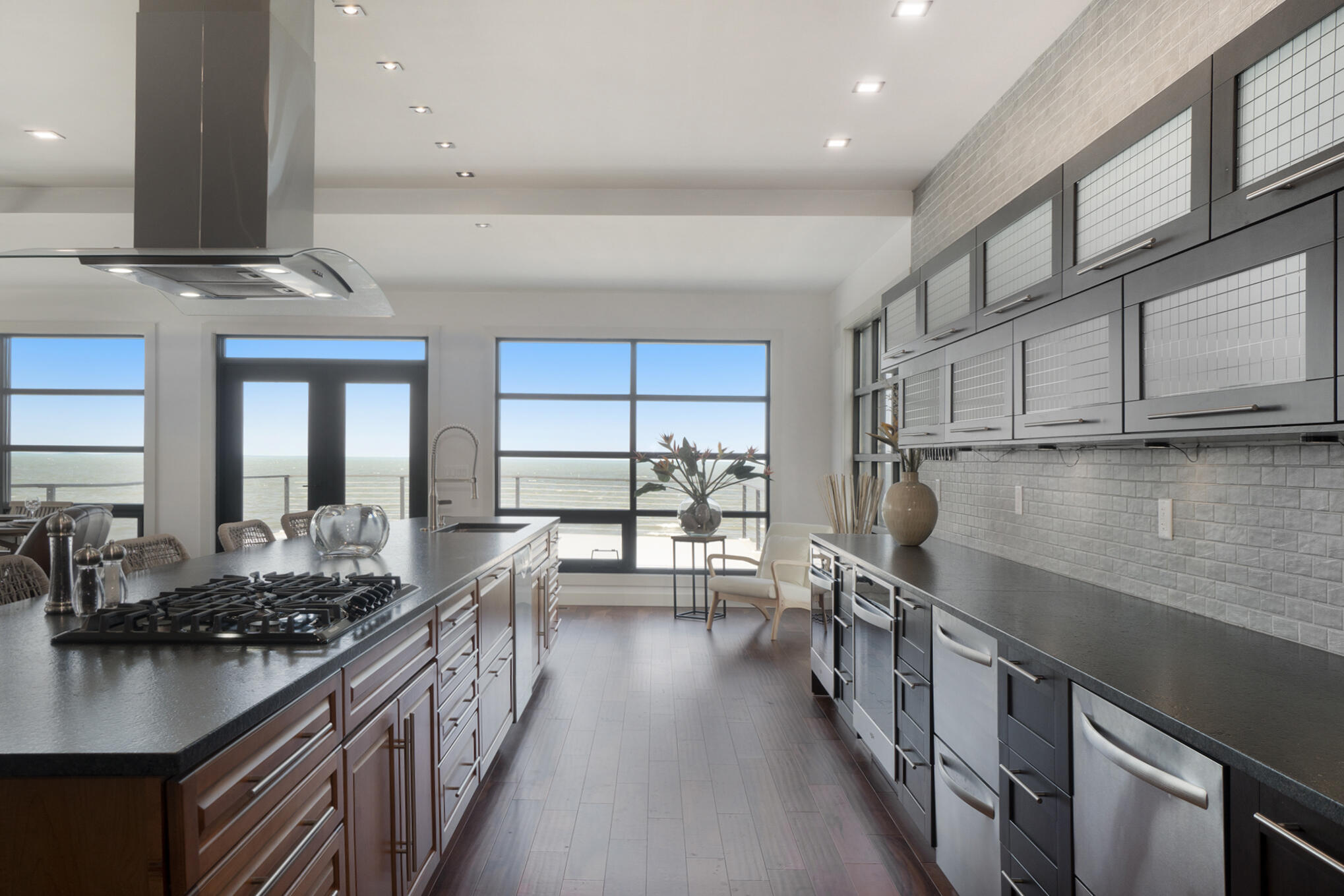 443 N Shore Drive Property Photo 40