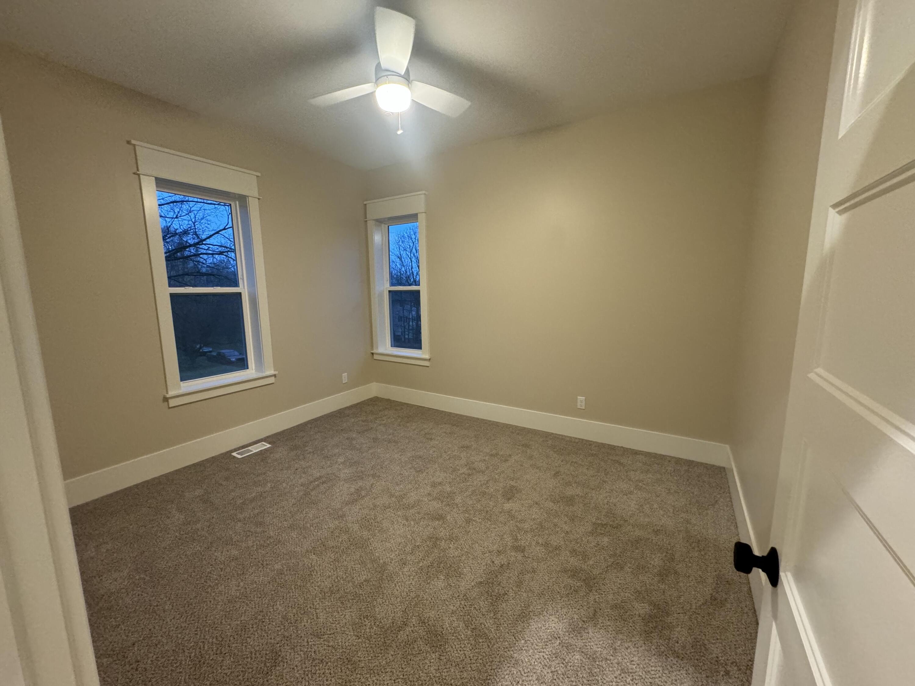 347 Looking Glass Avenue Property Photo 30