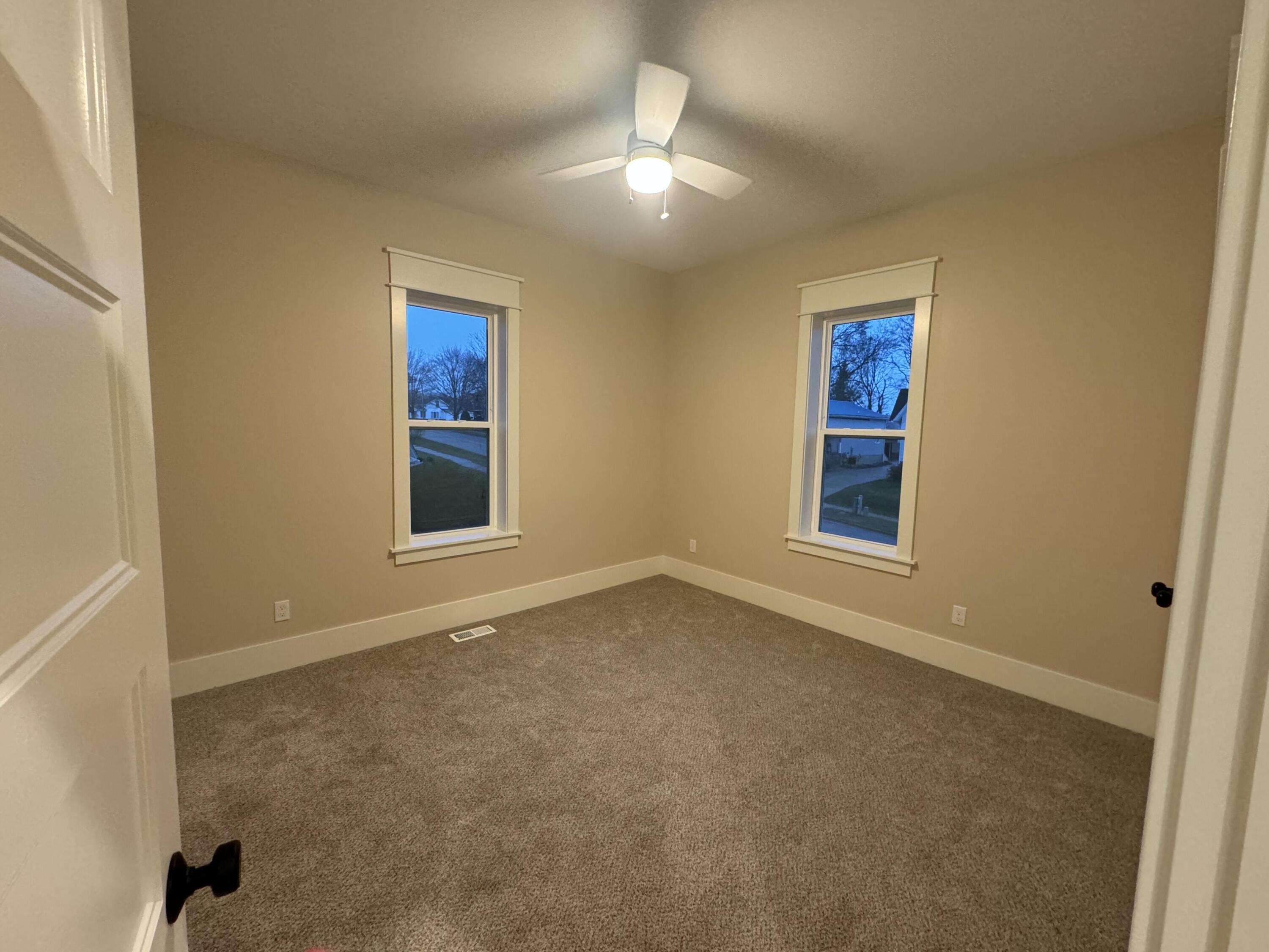 347 Looking Glass Avenue Property Photo 31