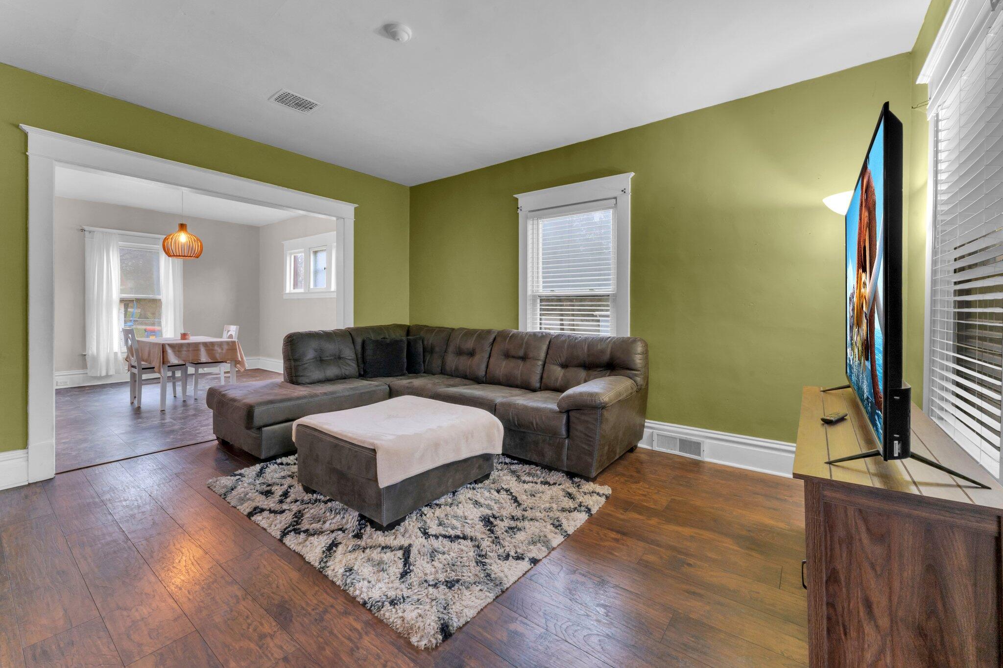 1300 Penn Avenue Ne Property Photo 2