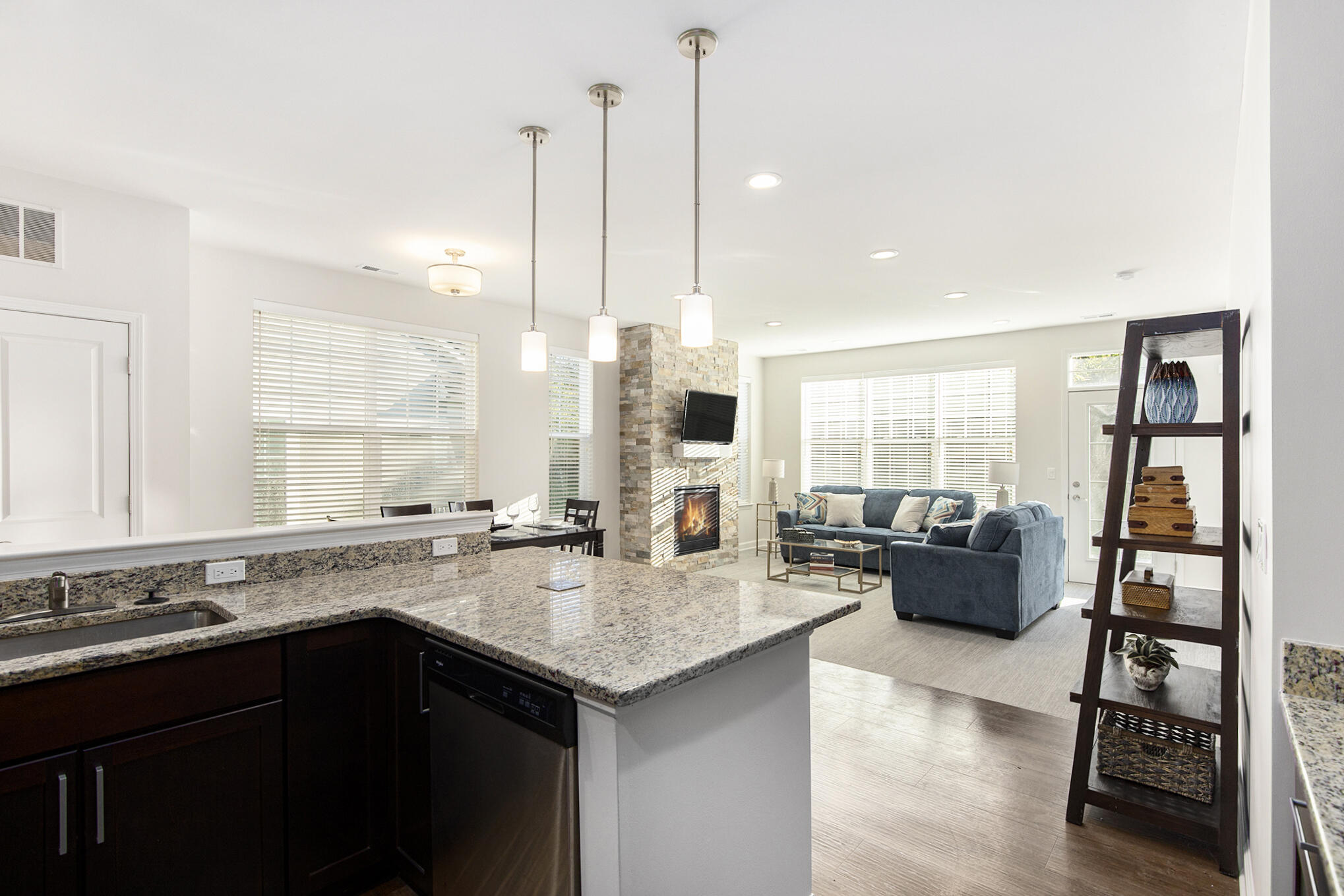 1949 Beacon Way Property Photo 5