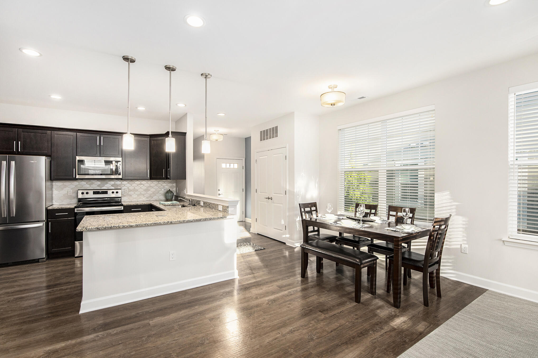 1949 Beacon Way Property Photo 6