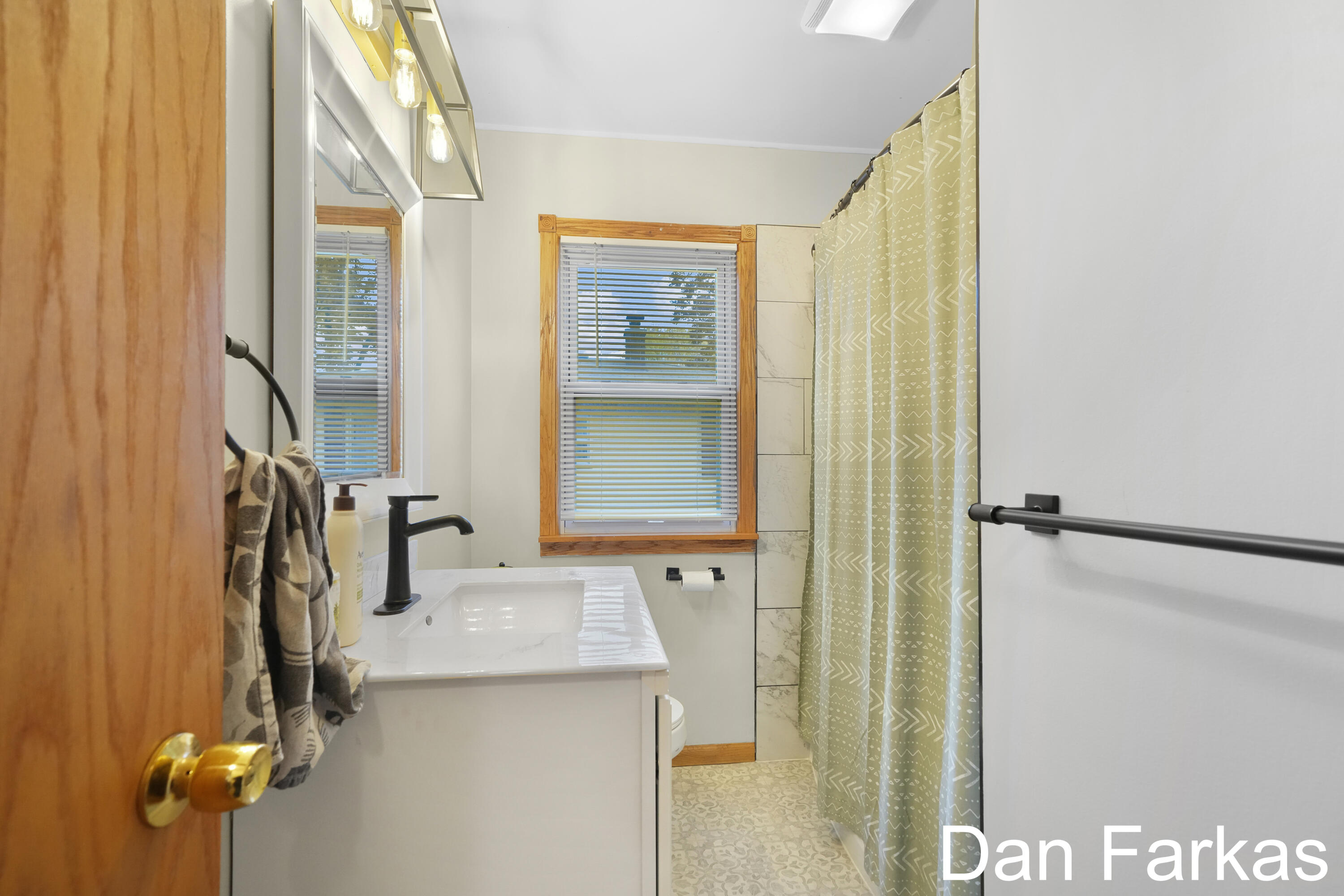 3743 Colby Avenue Sw Property Photo 6