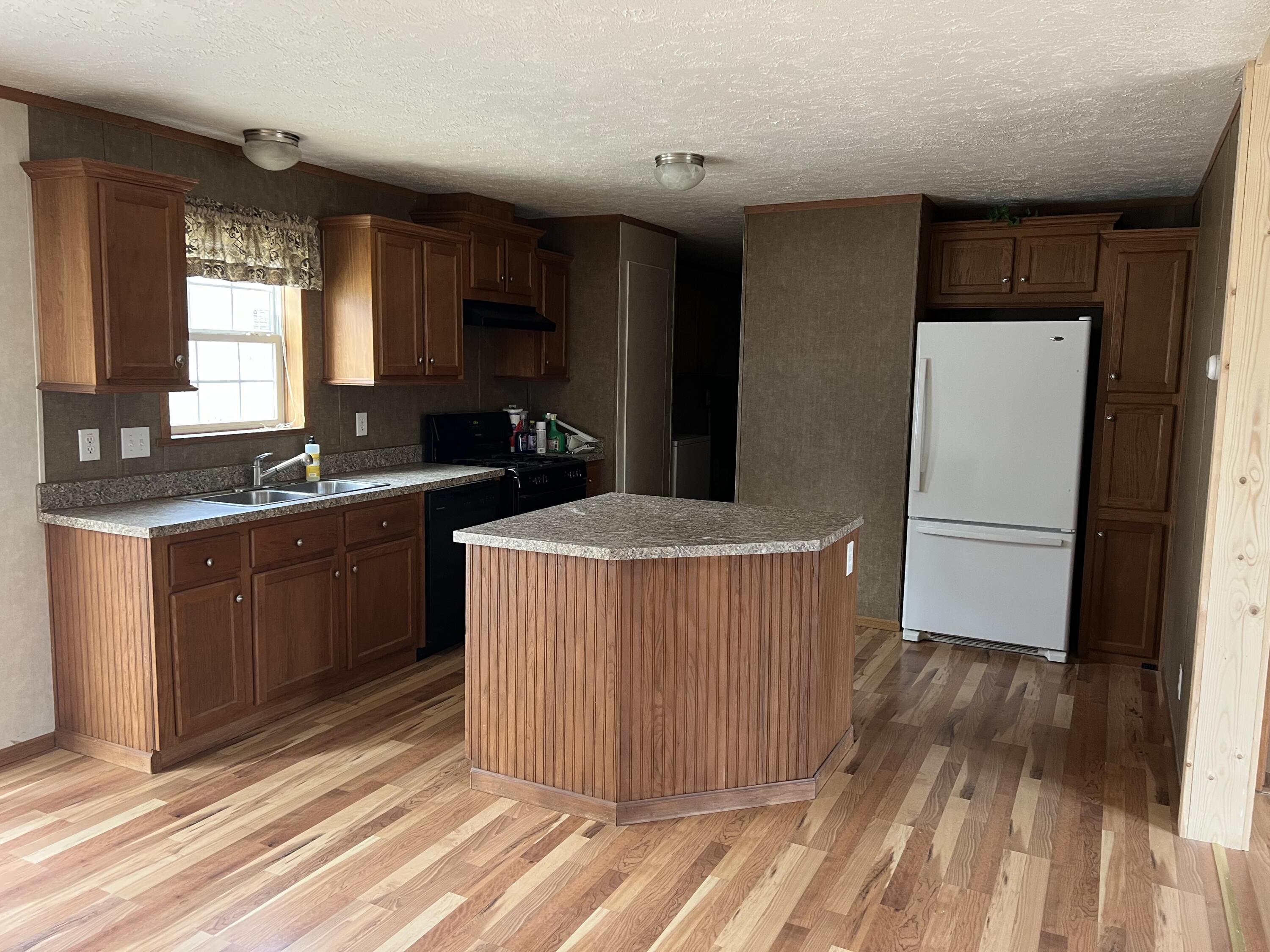 199 S Ewing Street Property Photo 11