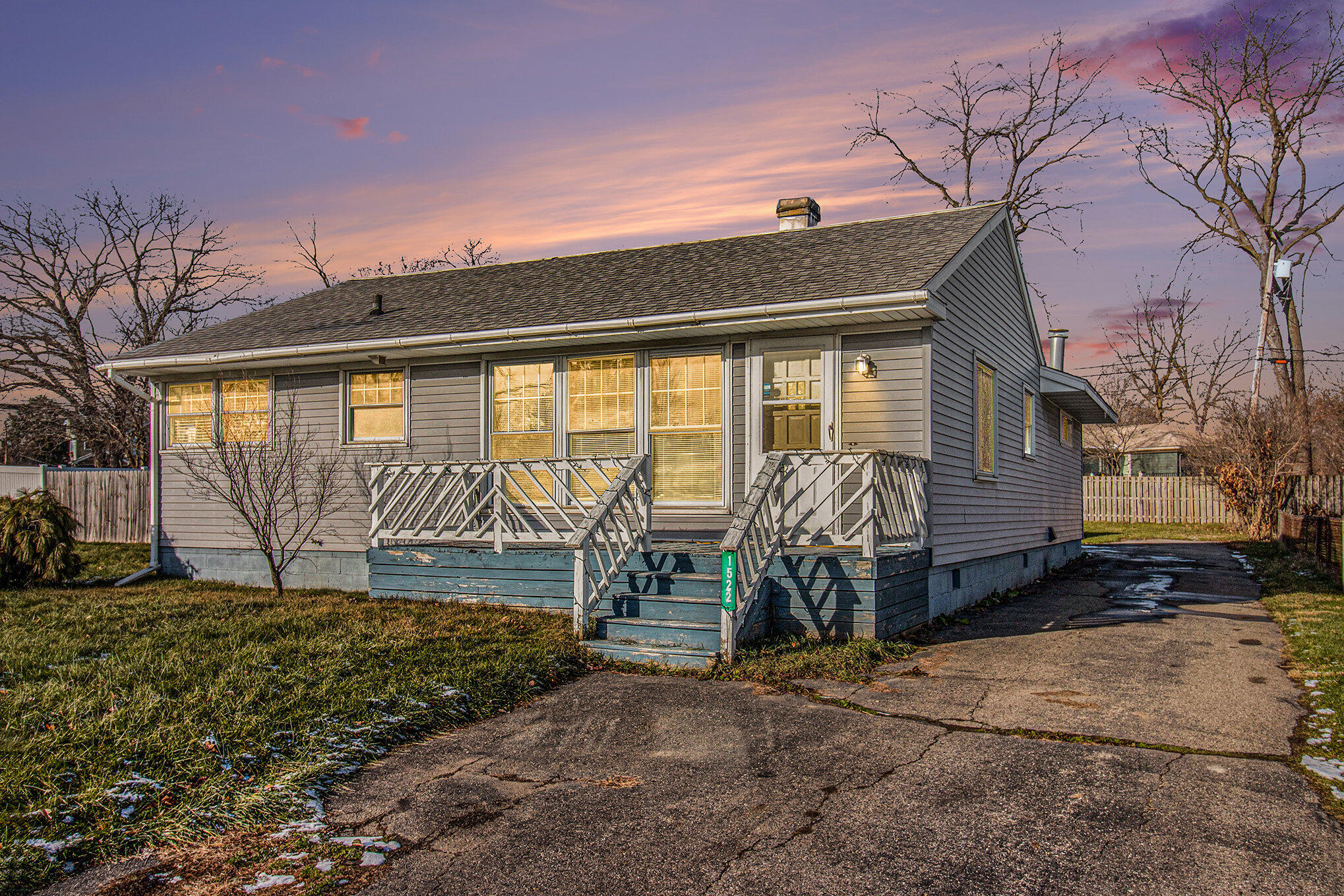 1522 Kensington Drive Property Photo 2