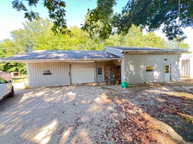 59445 Farrand Road Property Photo 4