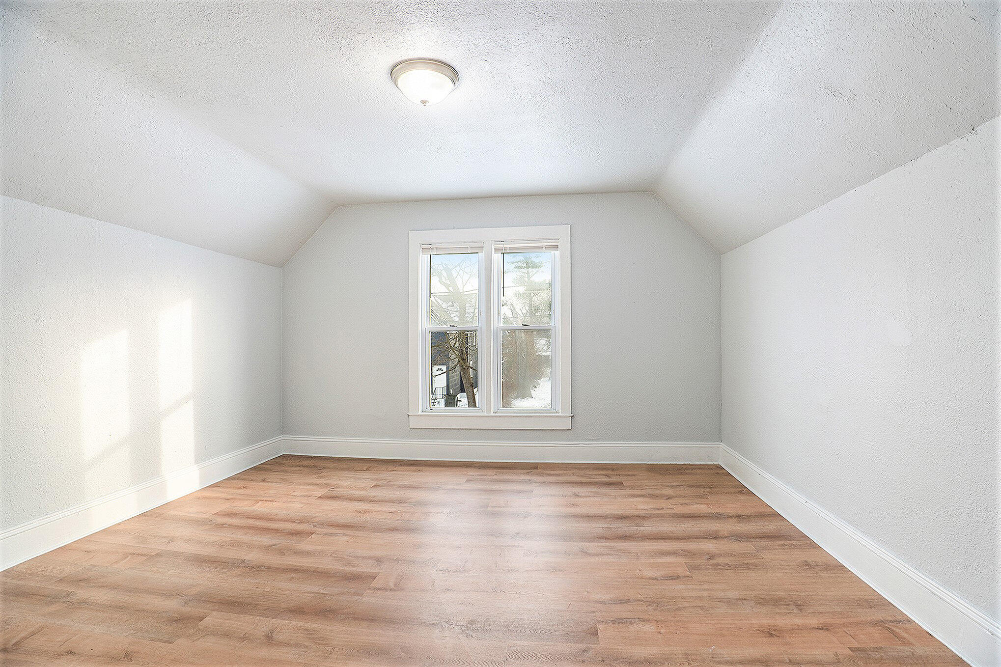 1503 Jiroch Street Property Photo 11