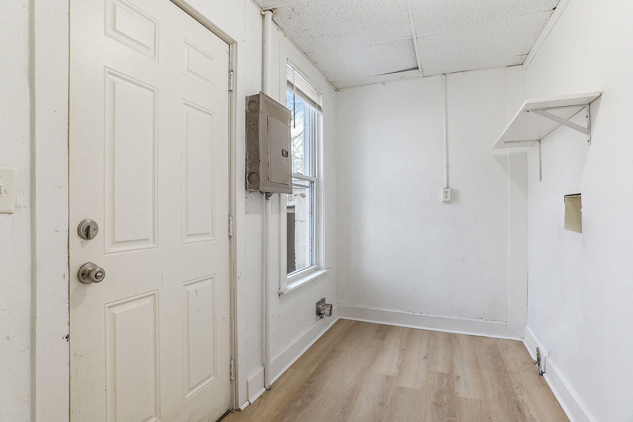 1503 Jiroch Street Property Photo 14