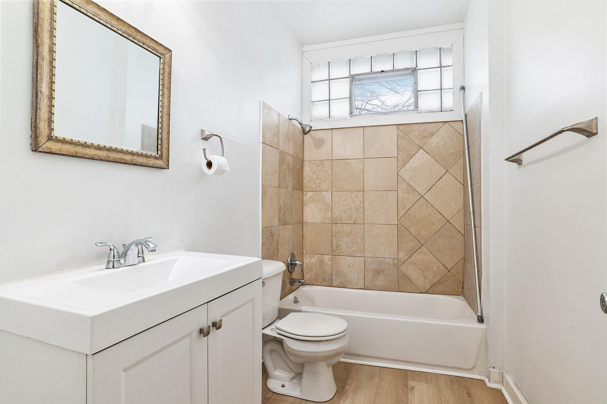 1503 Jiroch Street Property Photo 15
