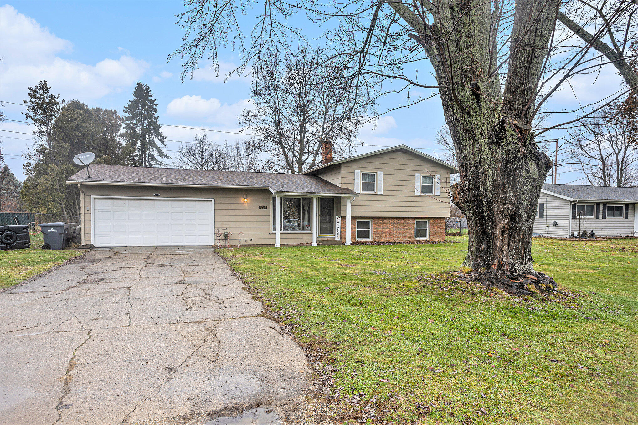 4217 Tiffany Avenue Property Photo 2
