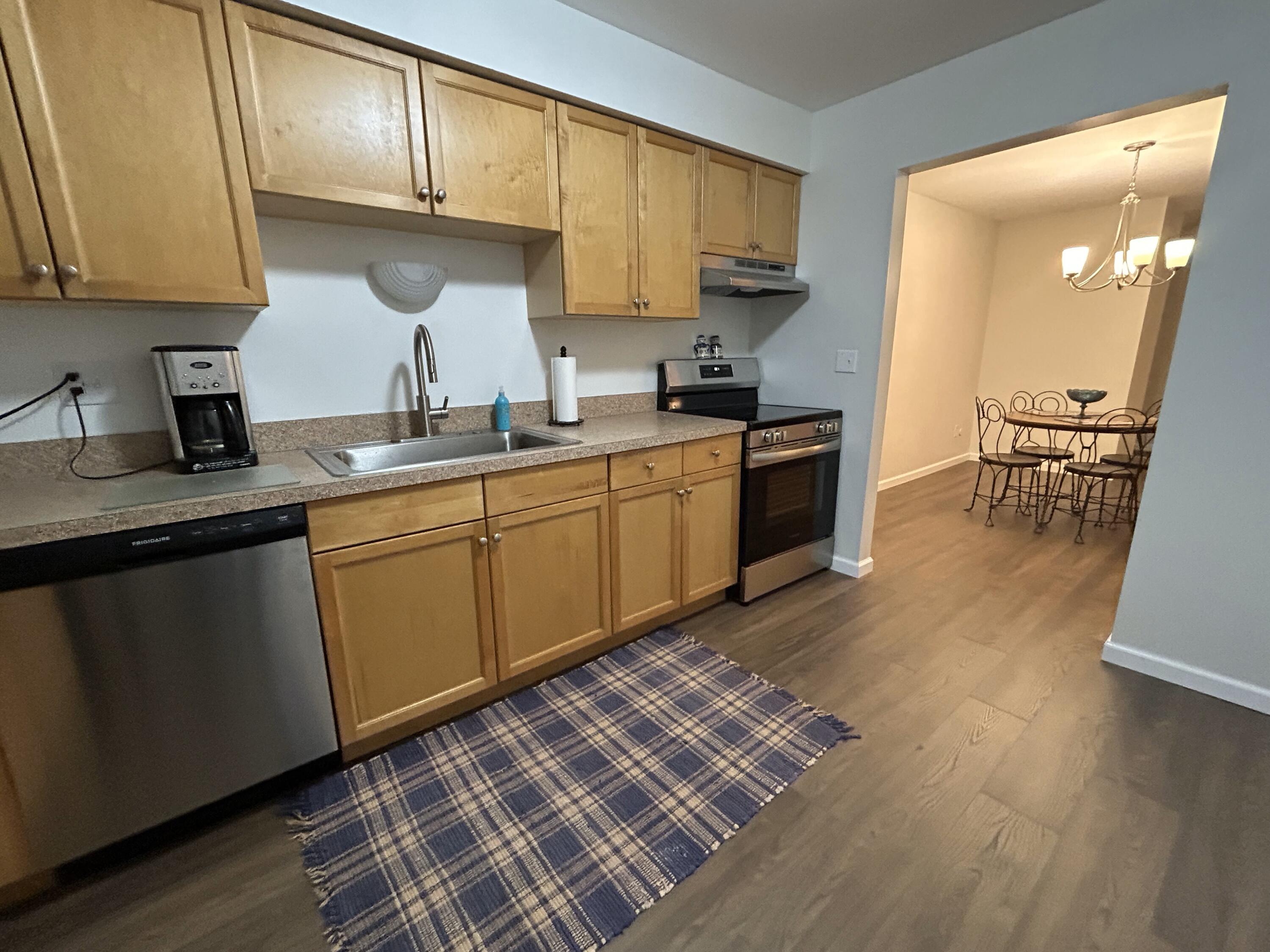1942 Axtell Drive, 5 Property Photo 3